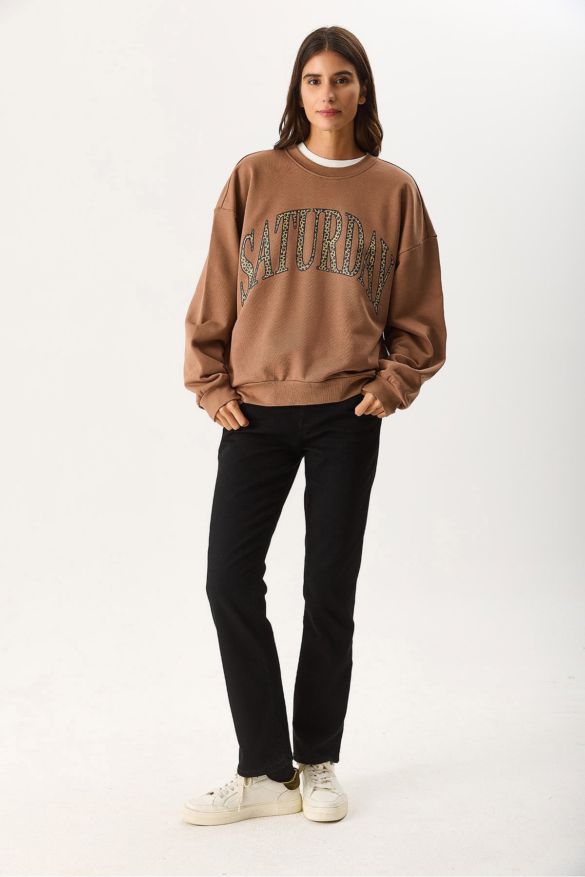 Kadın Saturday Baskılı Efektli Sweatshirt %100 Pamuk - Kahverengi
