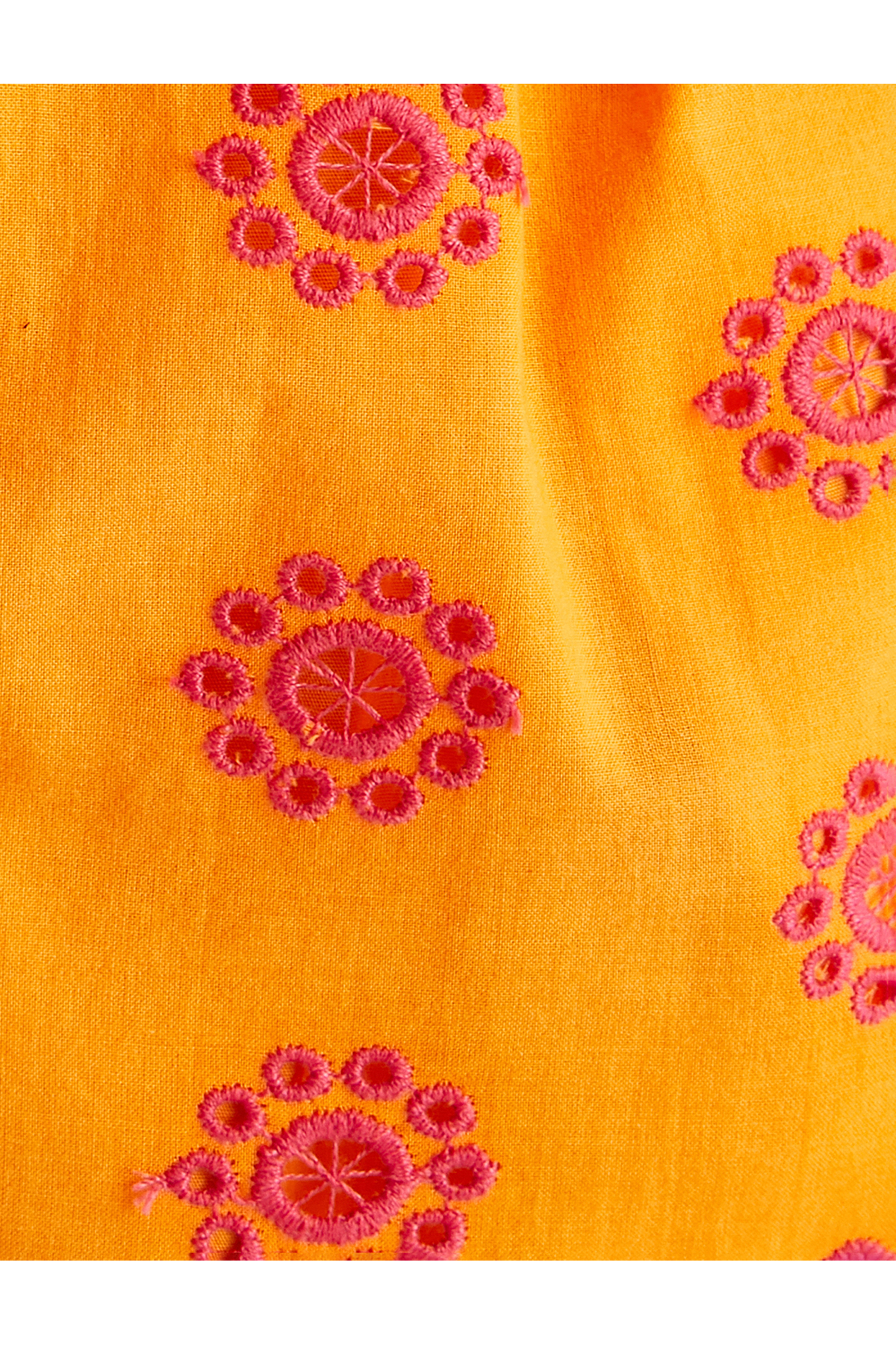 Kemerli İşlemeli Mini Şort