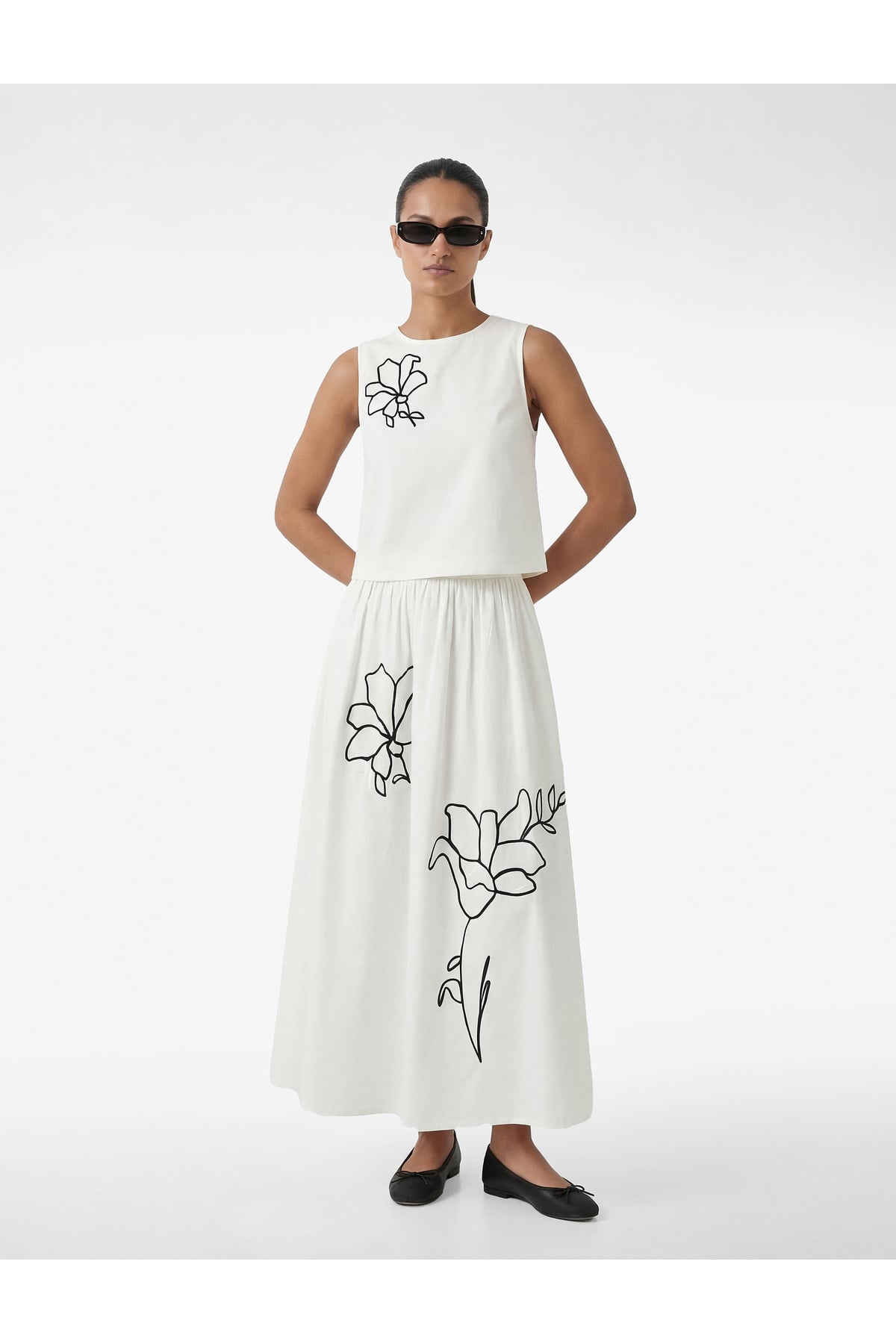 Keten Karışımlı Bisiklet Yaka Kolsuz Çiçekli Crop Bluz
