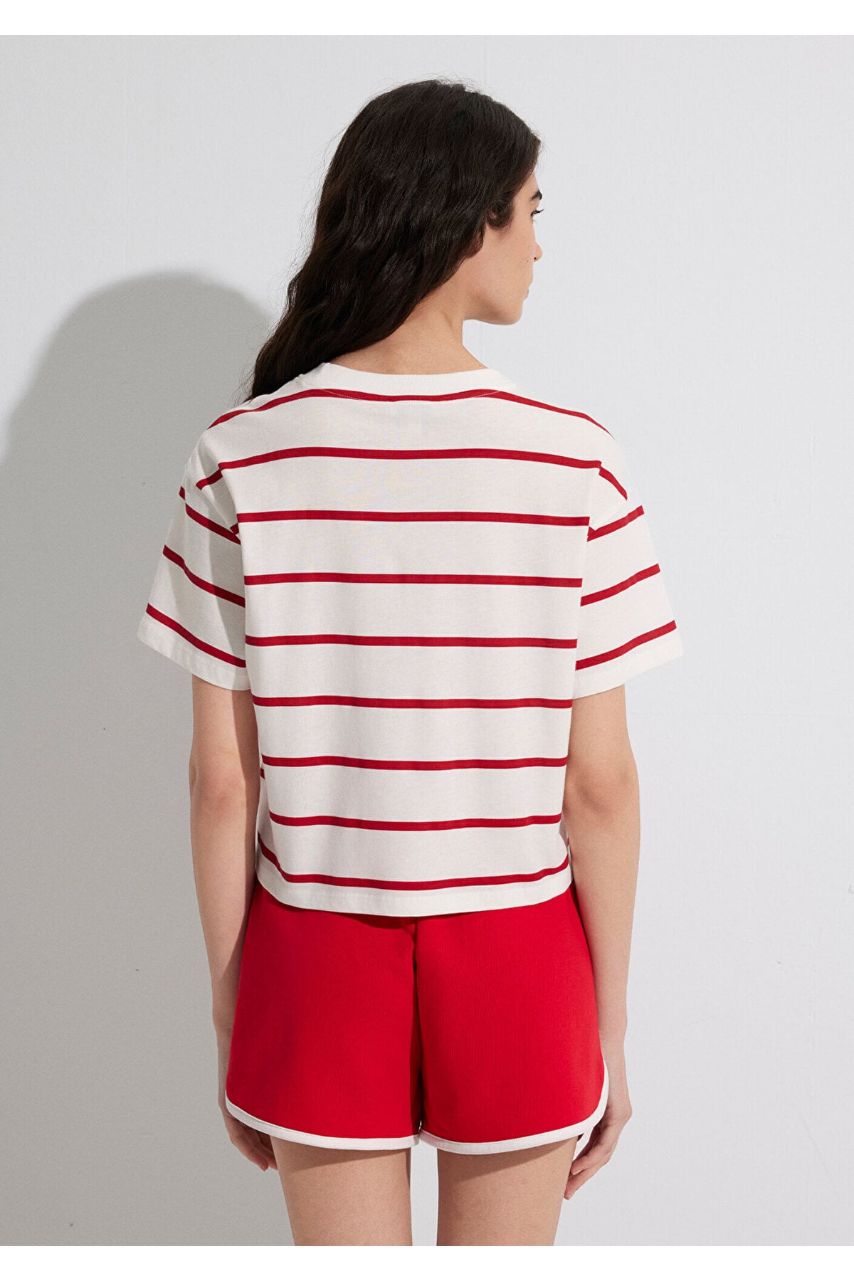 Kırmızı Çizgili Crop Tişört Crop / Kısa Kesim 1612260-86680