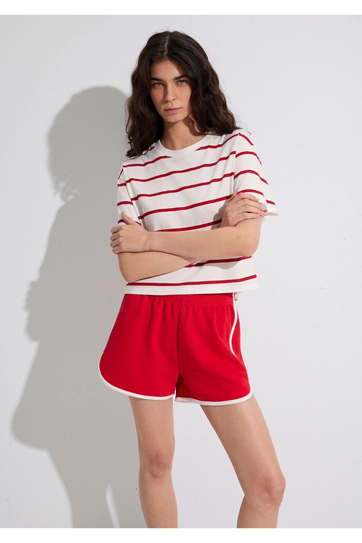 Kırmızı Çizgili Crop Tişört Crop / Kısa Kesim 1612260-86680