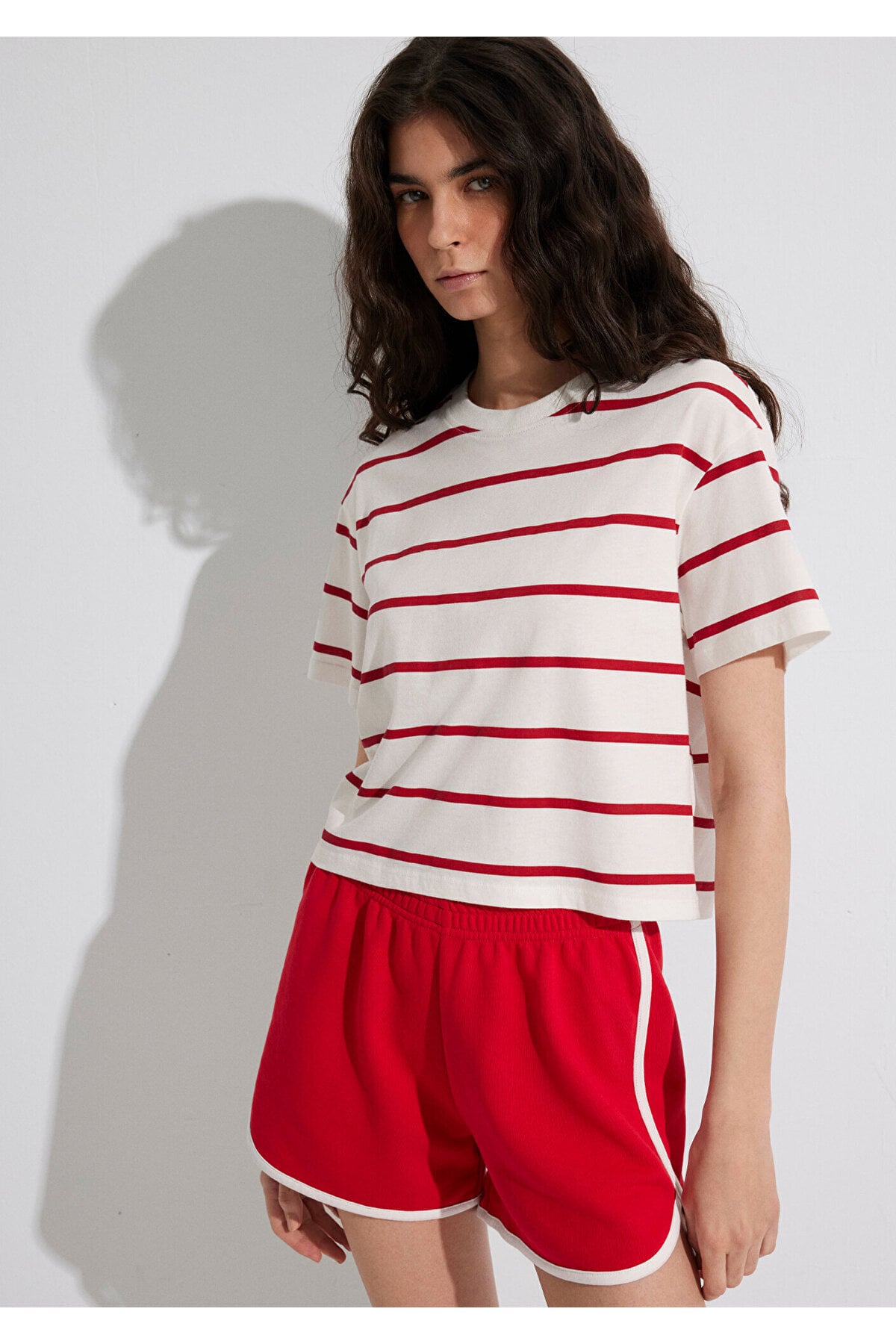 Kırmızı Çizgili Crop Tişört Crop / Kısa Kesim 1612260-86680