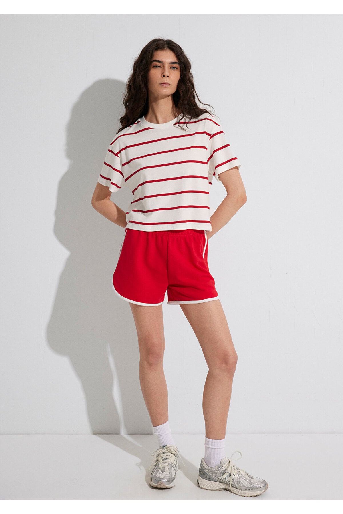 Kırmızı Çizgili Crop Tişört Crop / Kısa Kesim 1612260-86680