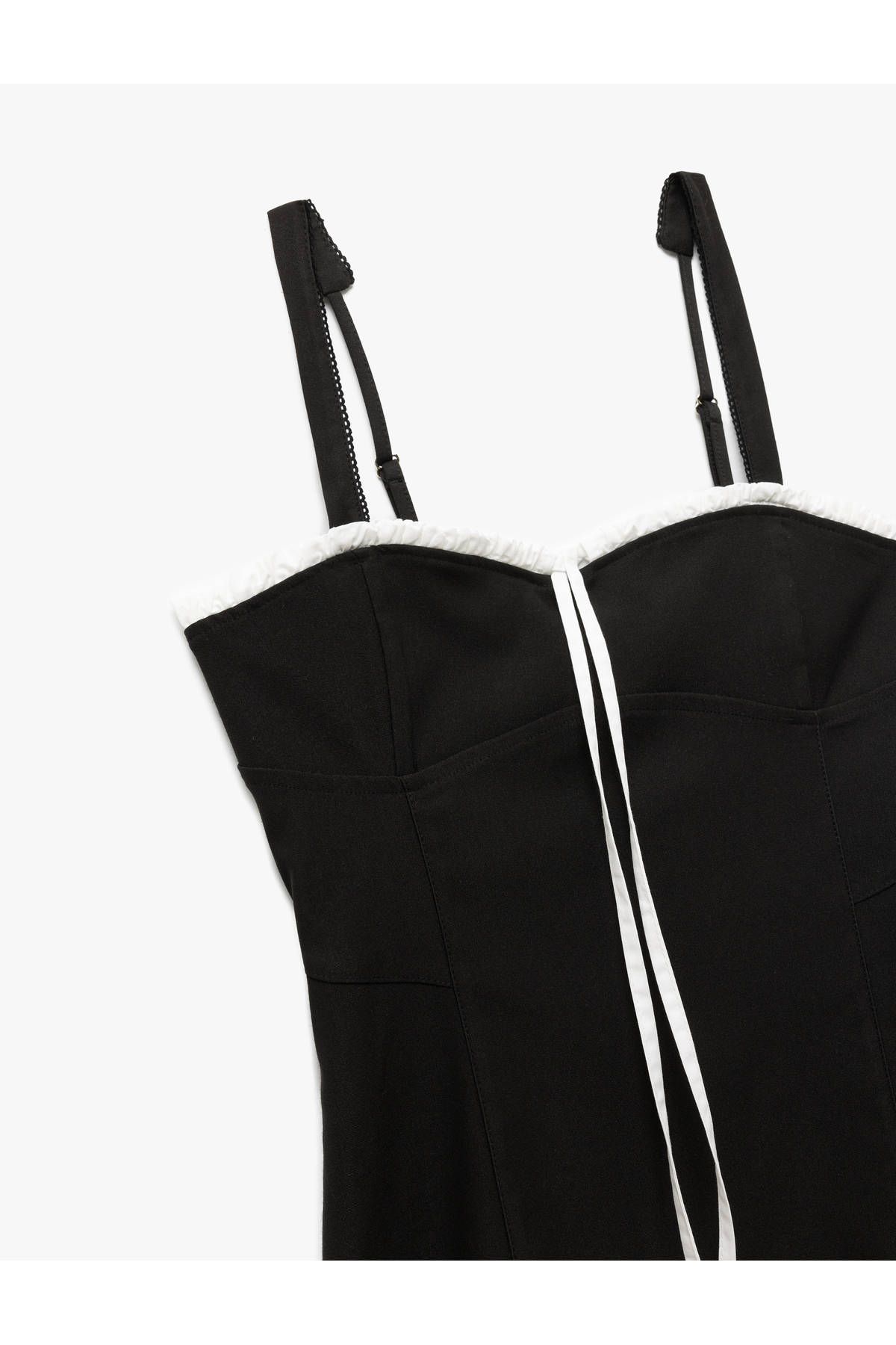 Kontrast Bağcıklı Kalp Yaka Sırt Detaylı Dar Kalıp Bodycon Askılı Mini Elbise