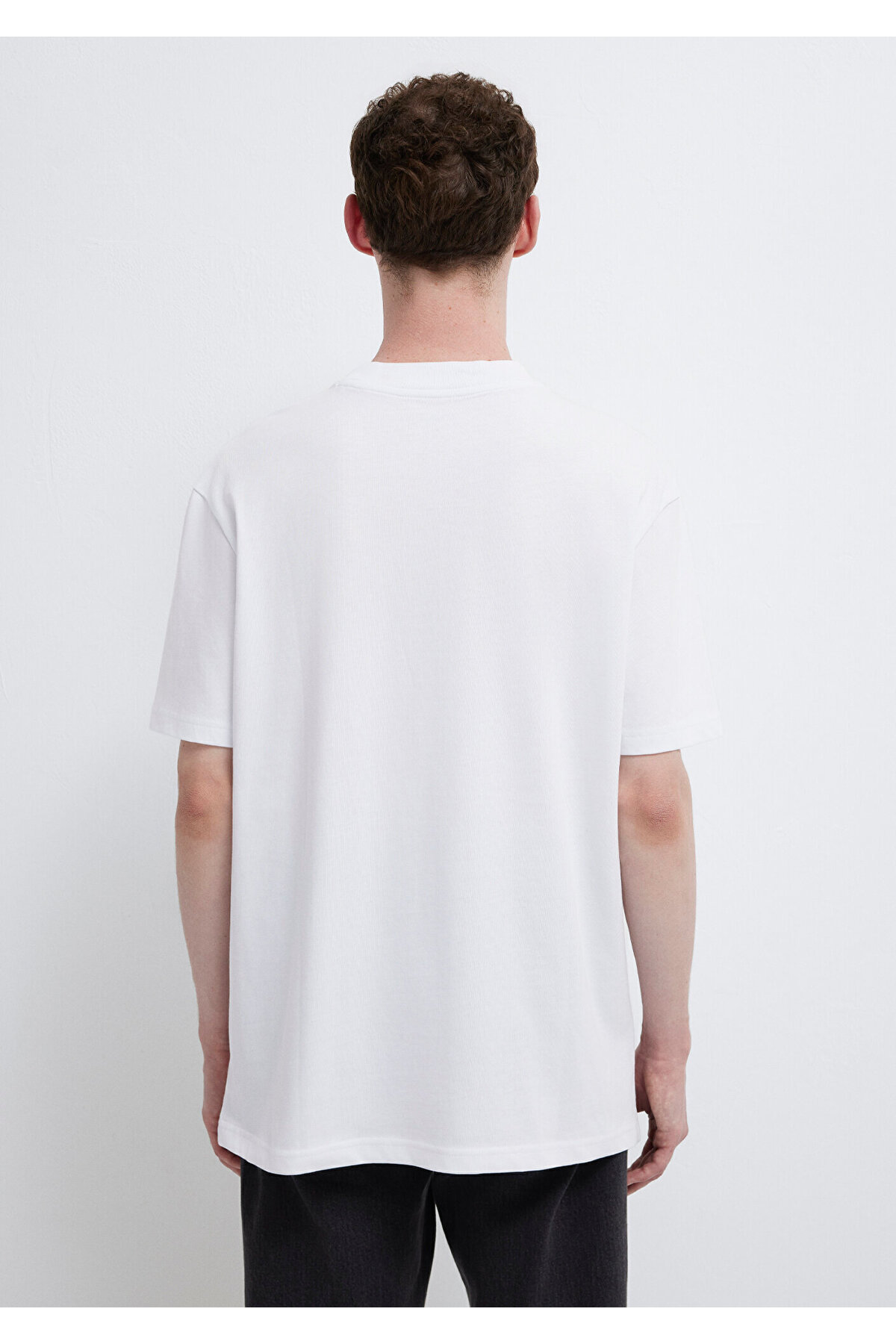 Logo Baskılı Beyaz Basic Tişört Loose Fit / Bol Rahat Kesim 0612216-620
