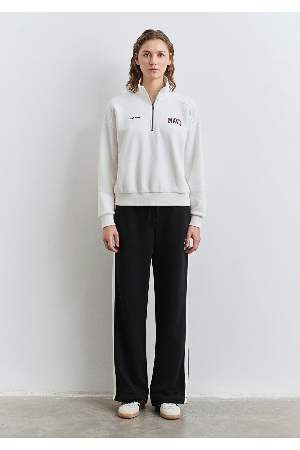 Logo Baskılı Yarı Fermuarlı Ekru Sweatshirt 1S10373-70057