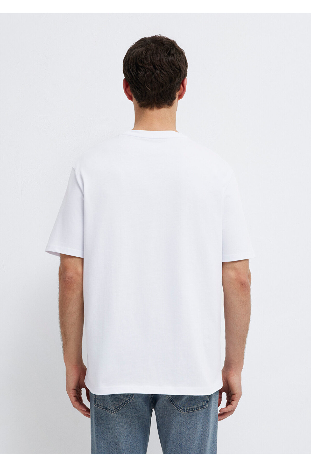 Logo Kol Detaylı Beyaz Basic Tişört Loose Fit / Bol Rahat Kesim 0611924-620