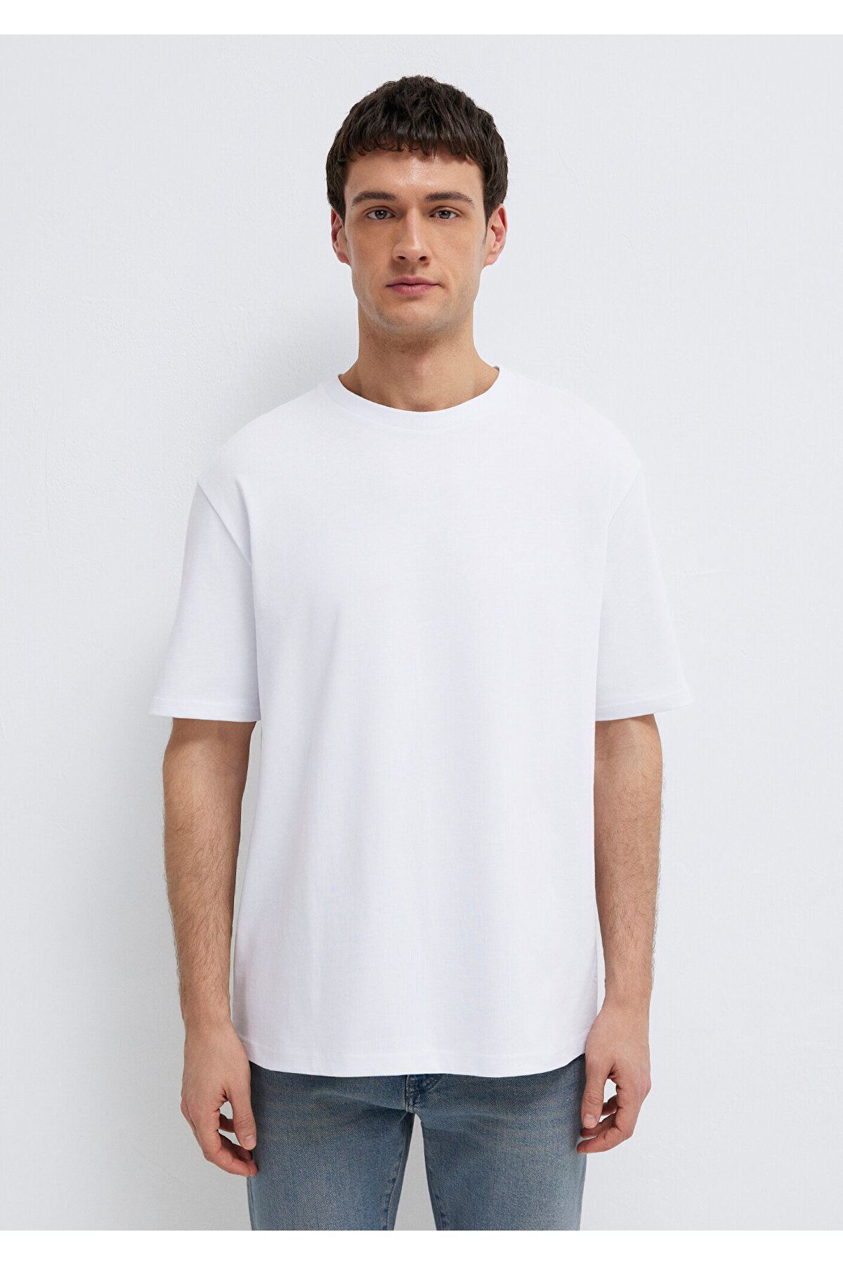 Logo Kol Detaylı Beyaz Basic Tişört Loose Fit / Bol Rahat Kesim 0611924-620