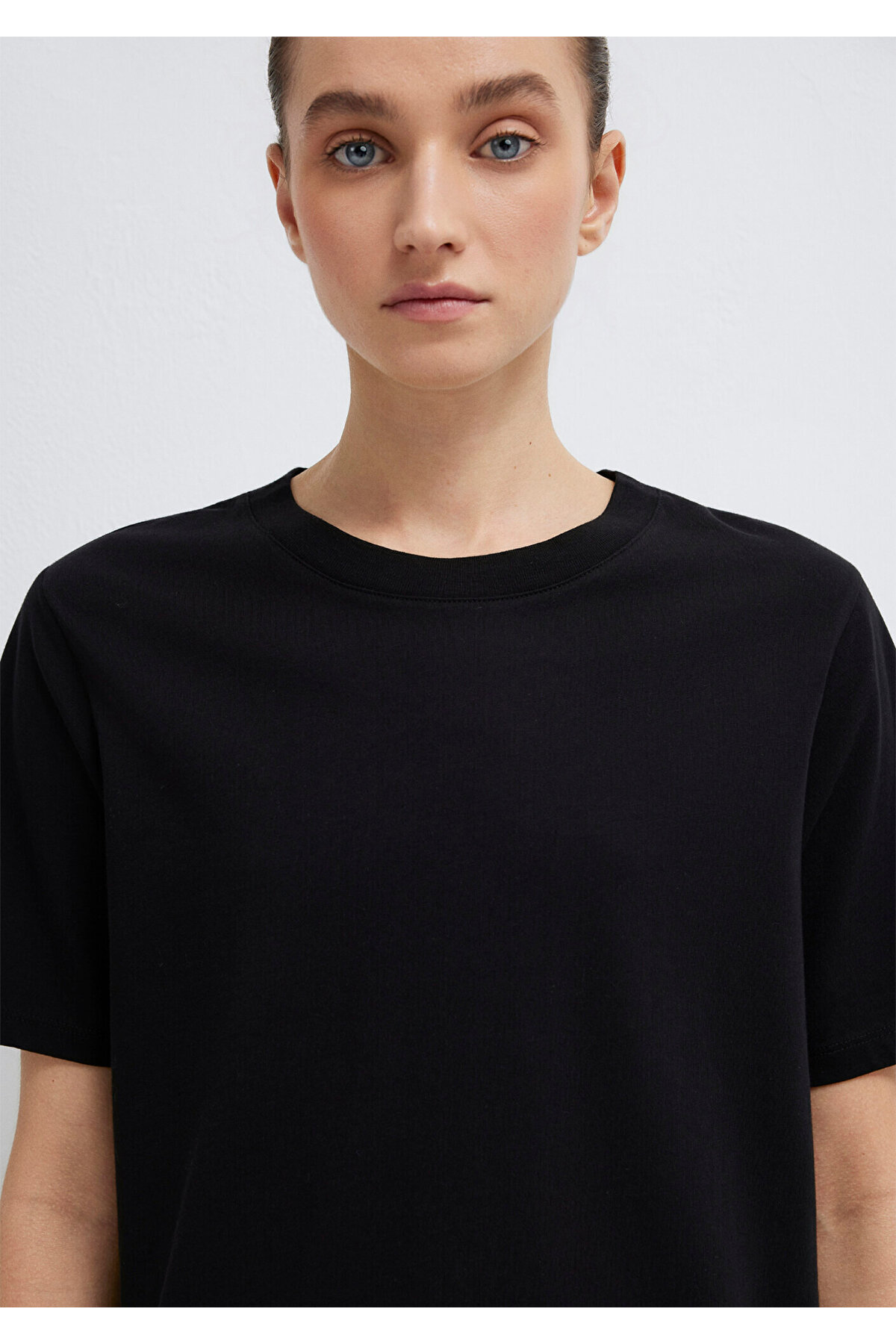 M1600955-900 Kadın Yuvarlak Yaka T-shirt
