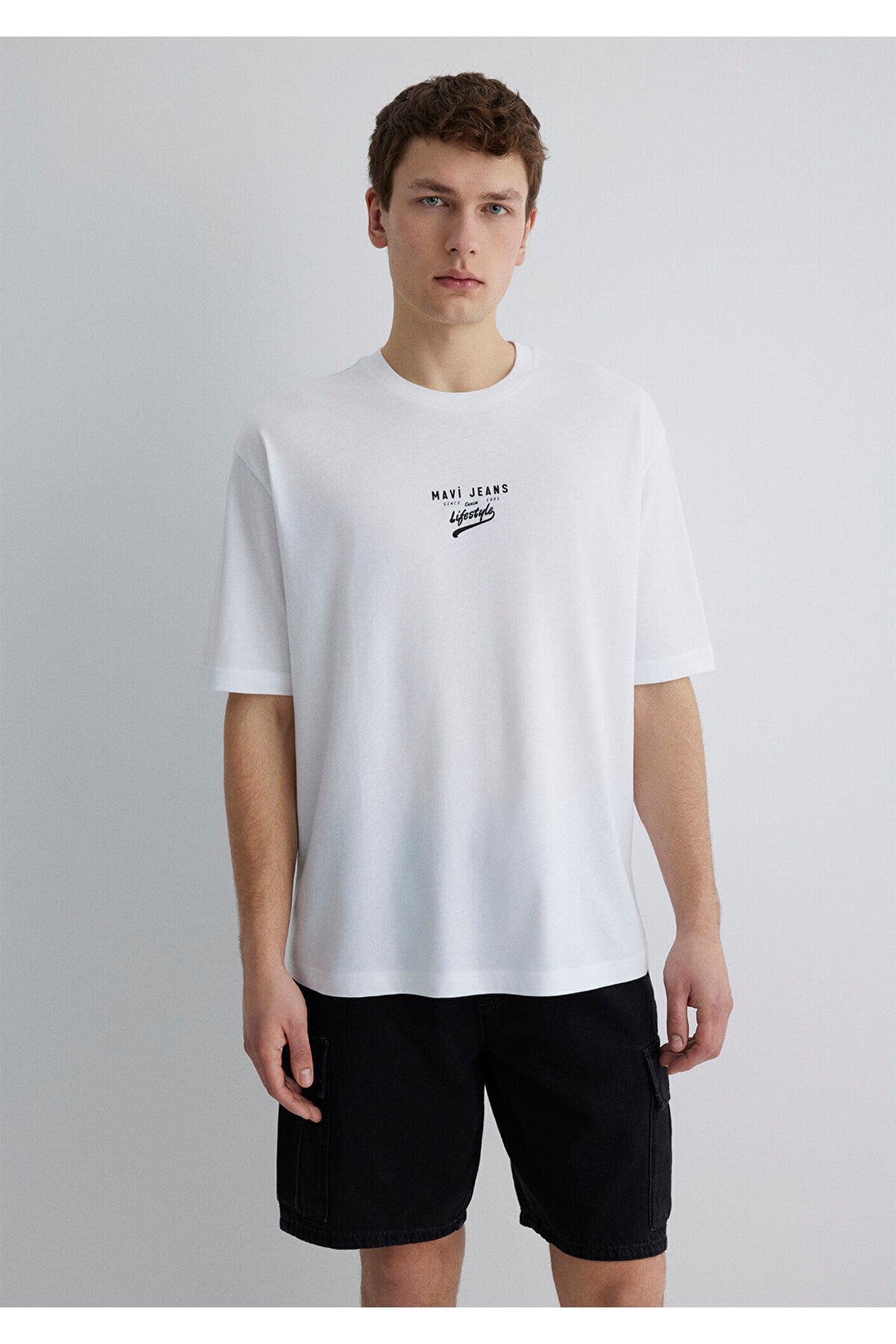 Minimal Logo Baskılı Beyaz Tişört Relaxed Fit / Rahat Kesim 0612710-620