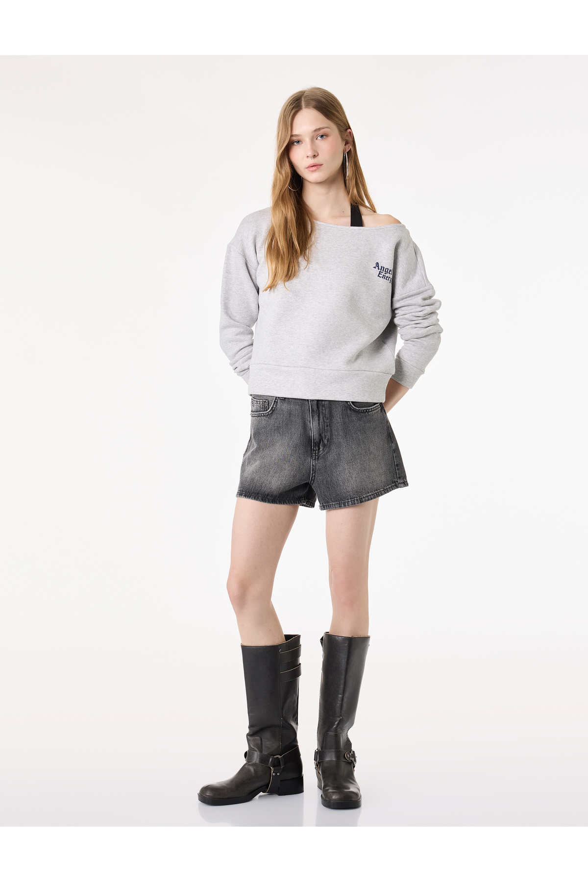 Modal Karışımlı Rahat Kalıp Kayık Yaka Arkası Baskılı Sweatshirt