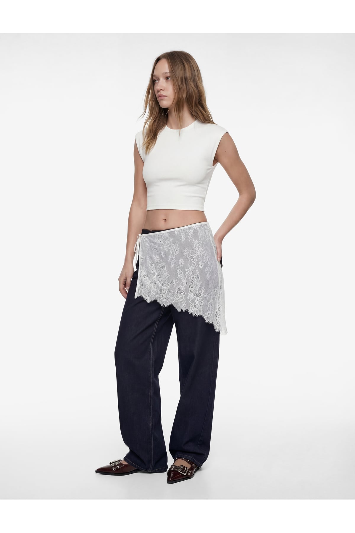 Modal Karışımlı Slim Fit Bisiklet Yaka Kolsuz Crop Tişört