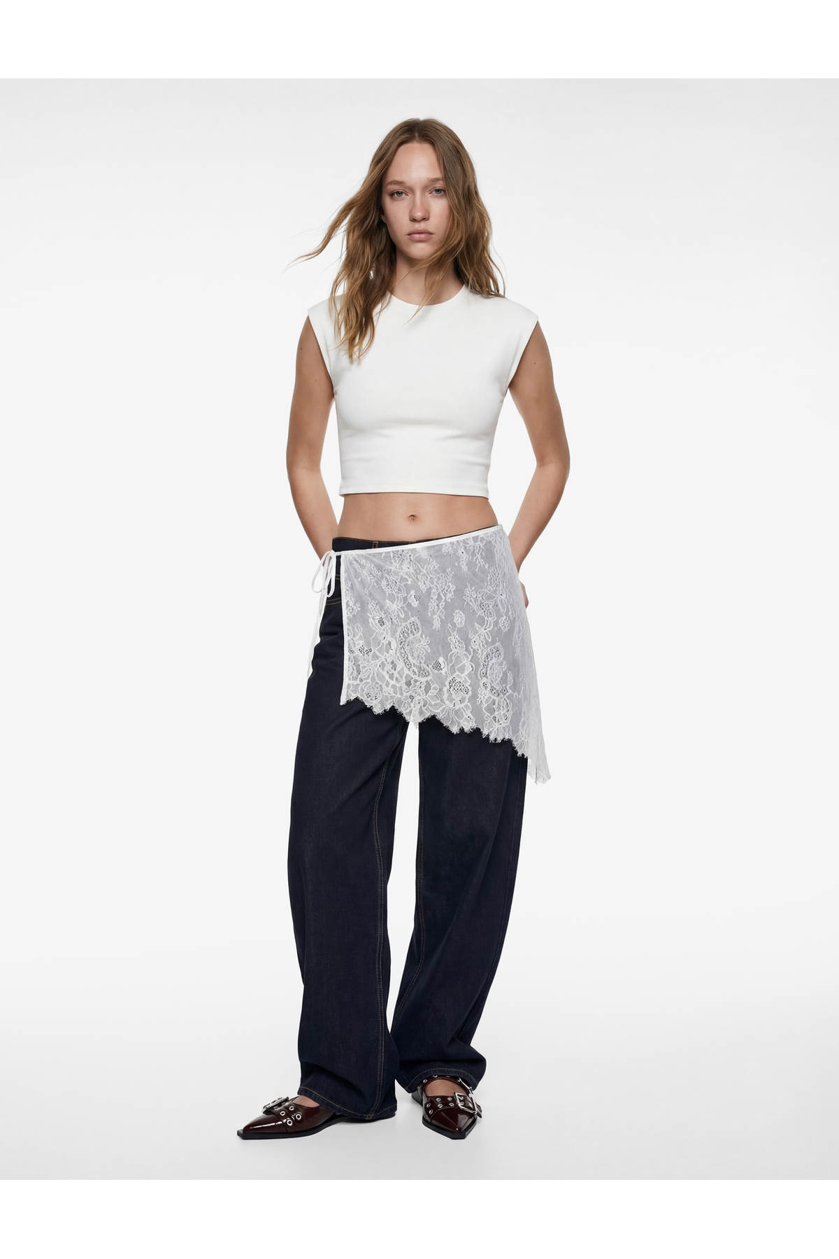 Modal Karışımlı Slim Fit Bisiklet Yaka Kolsuz Crop Tişört