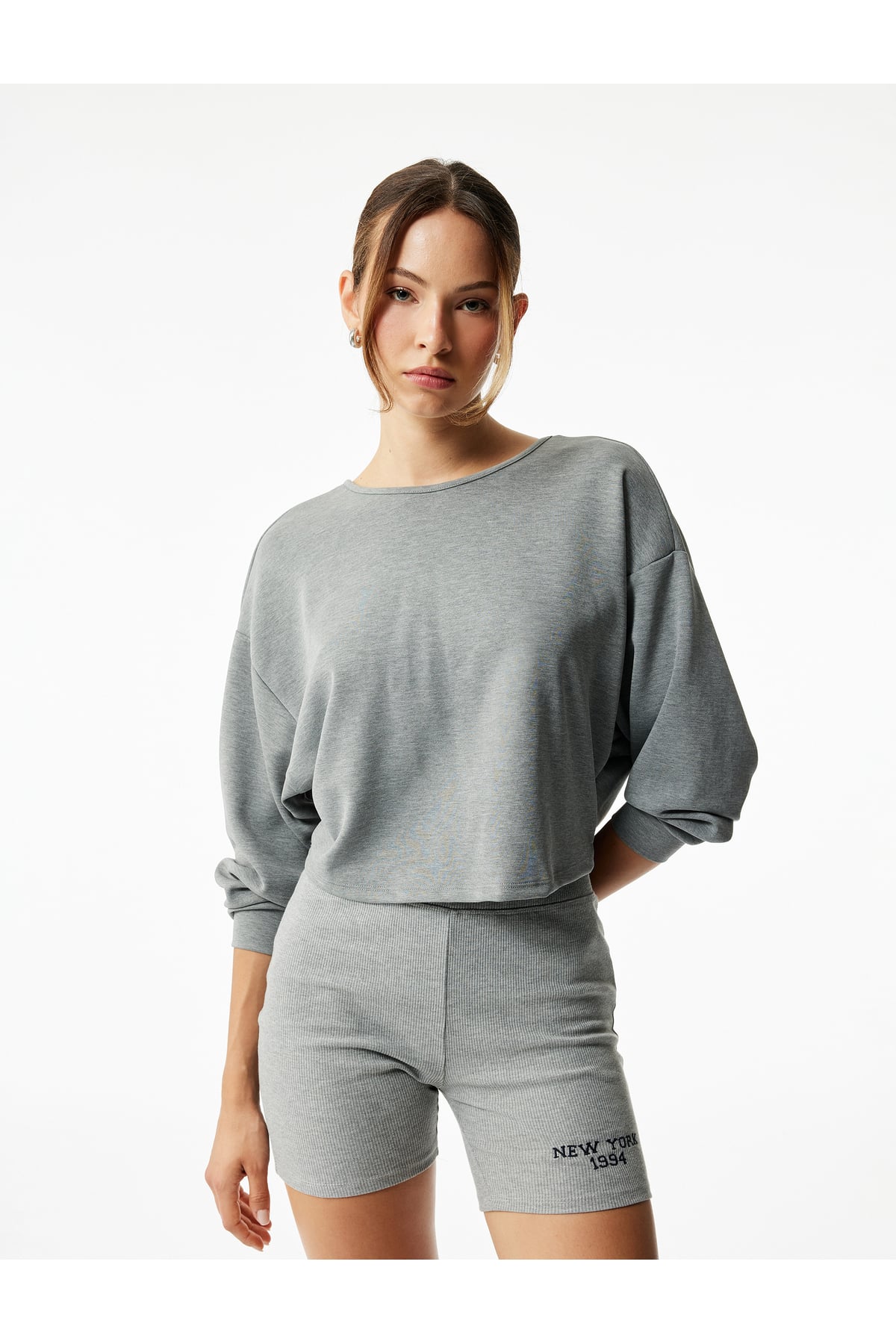Modal Kumaş Kayık Yaka Uzun Kollu Arkası Pencere Detaylı Sweatshirt