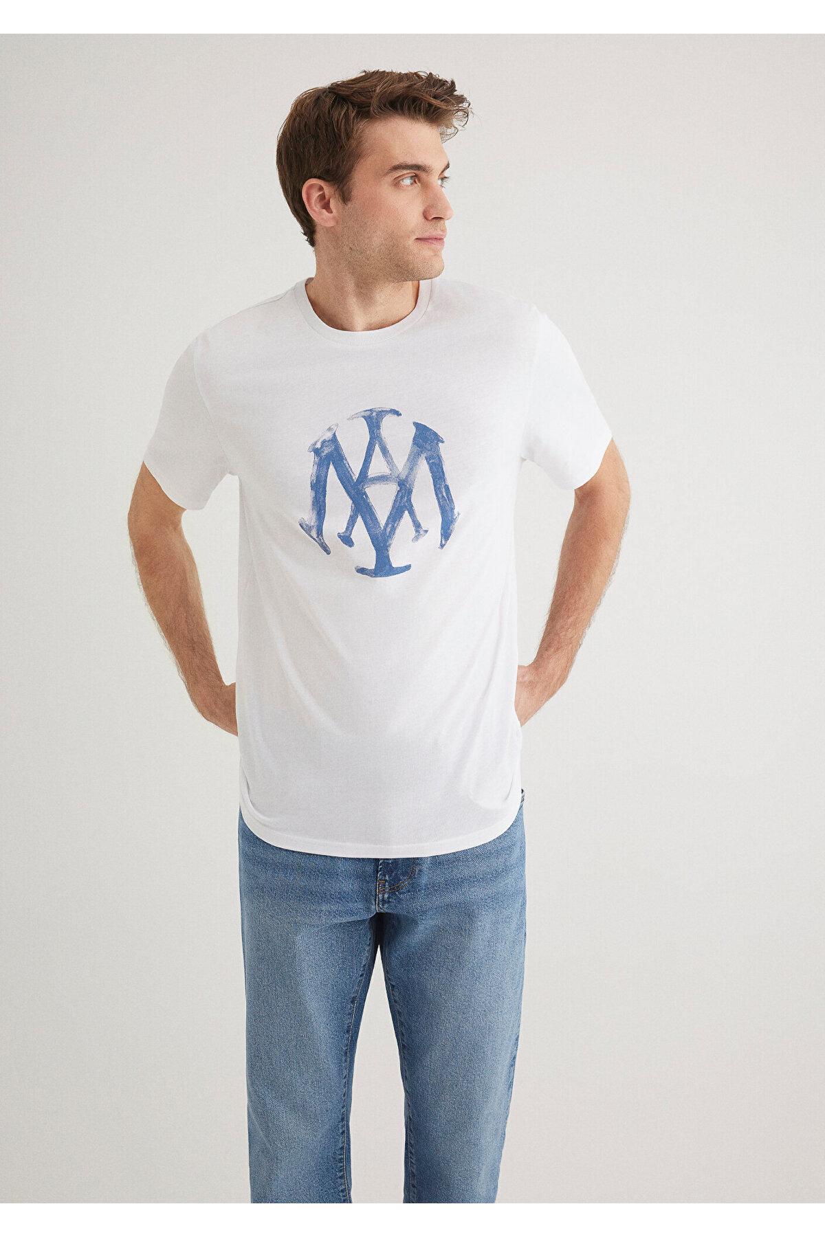 Mühür Logo Baskılı Beyaz Tişört Slim Fit / Dar Kesim 065109-620