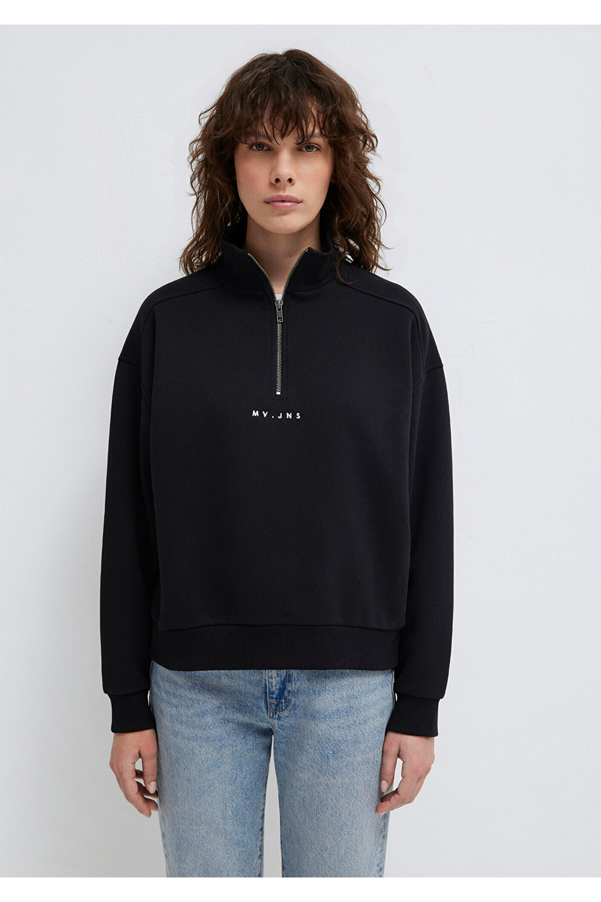 MVJNS Nakışlı Yarı Fermuarlı Siyah Sweatshirt 1S10533-900
