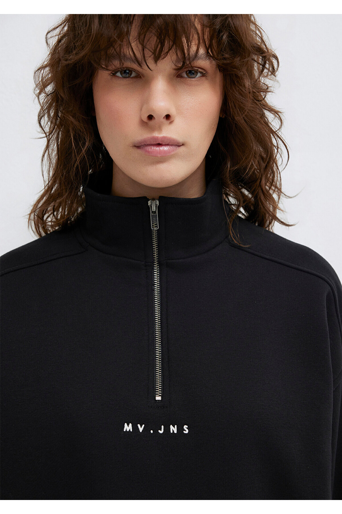 MVJNS Nakışlı Yarı Fermuarlı Siyah Sweatshirt 1S10533-900