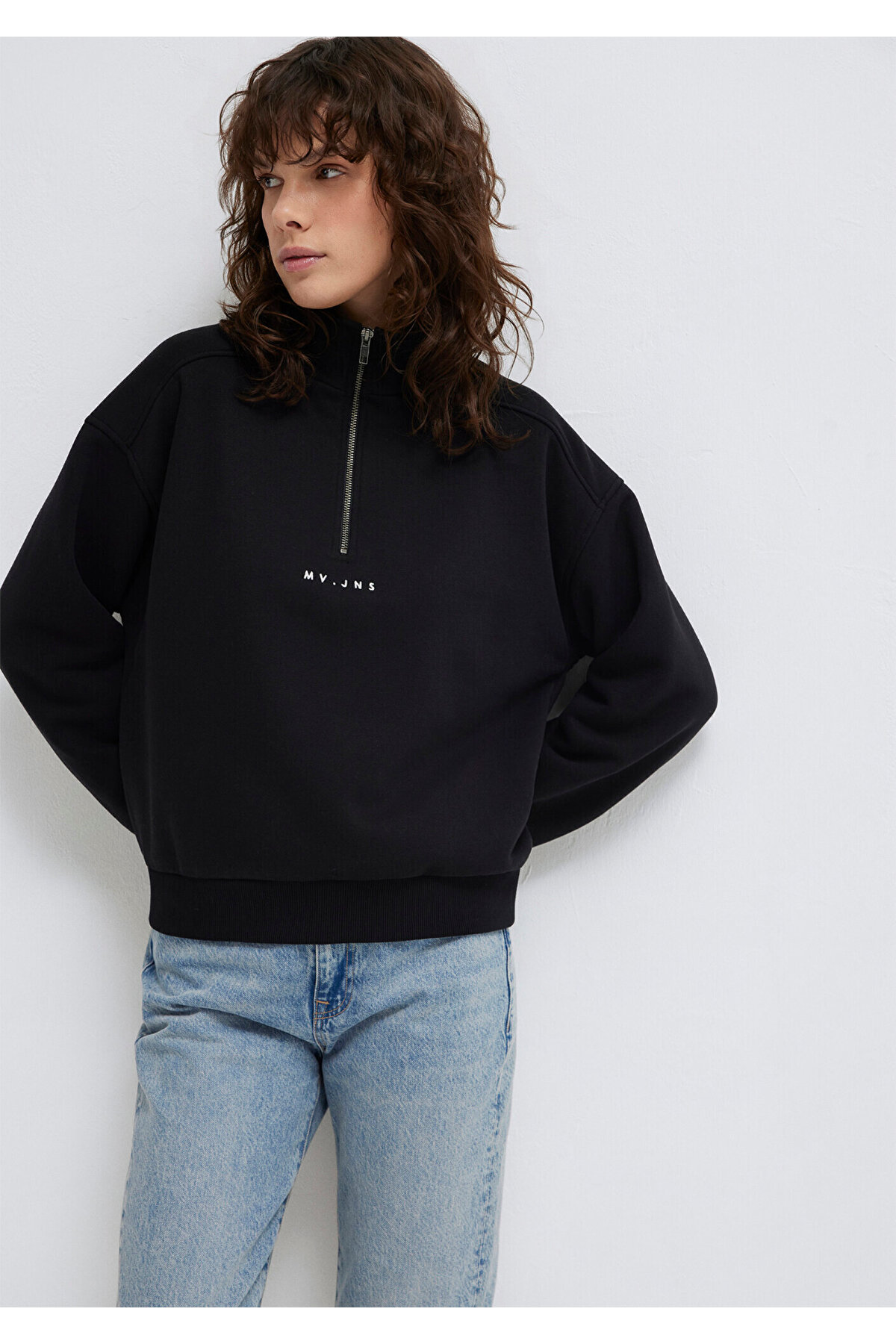 MVJNS Nakışlı Yarı Fermuarlı Siyah Sweatshirt 1S10533-900