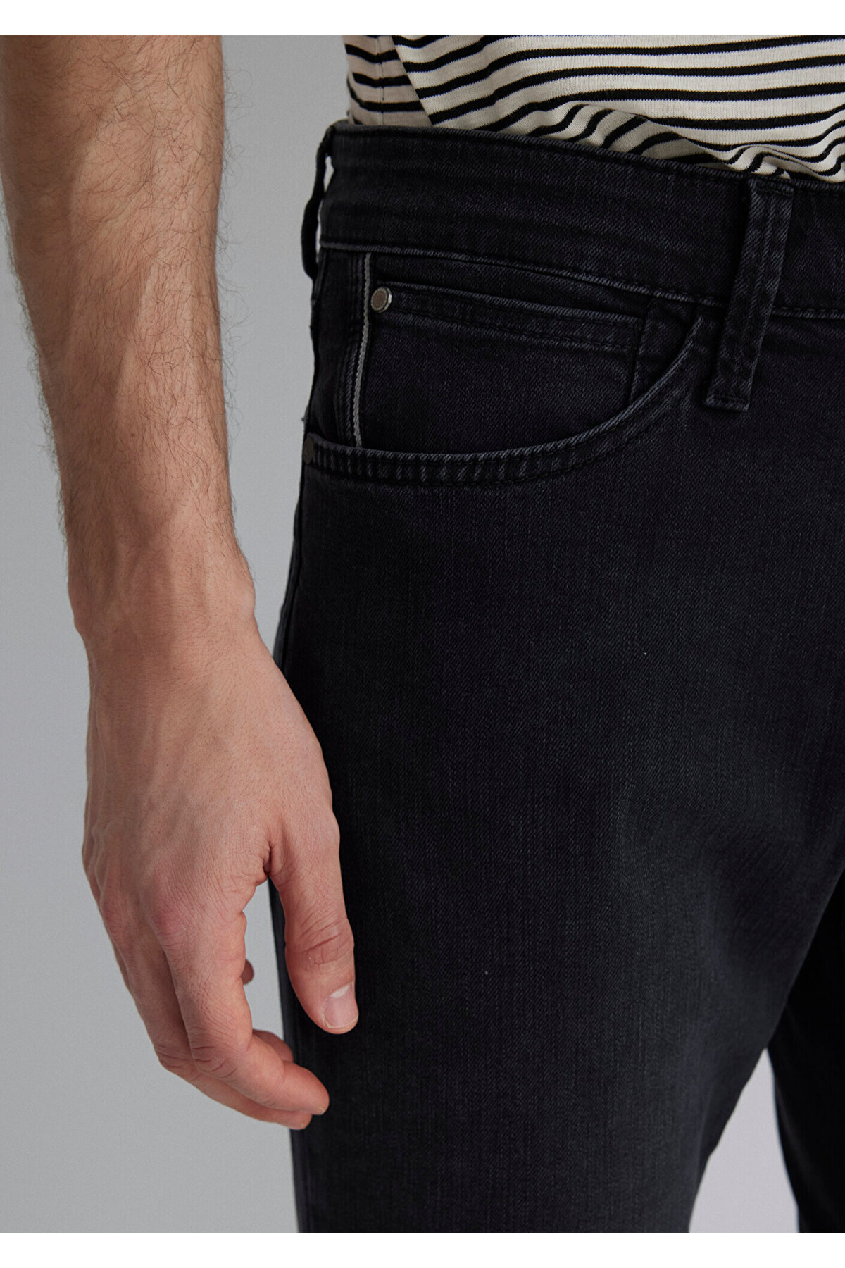 Nicholas Black Antrasit Jean Şort 0416081307