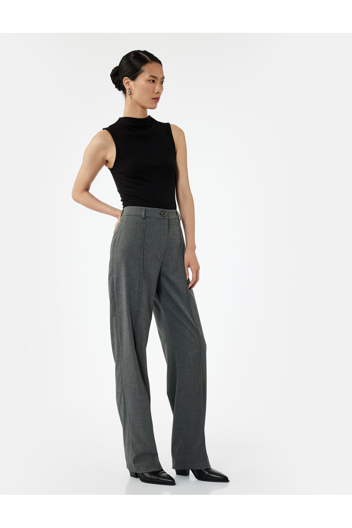 Normal Bel Straight Fit Nervür Detaylı Kumaş Pantolon