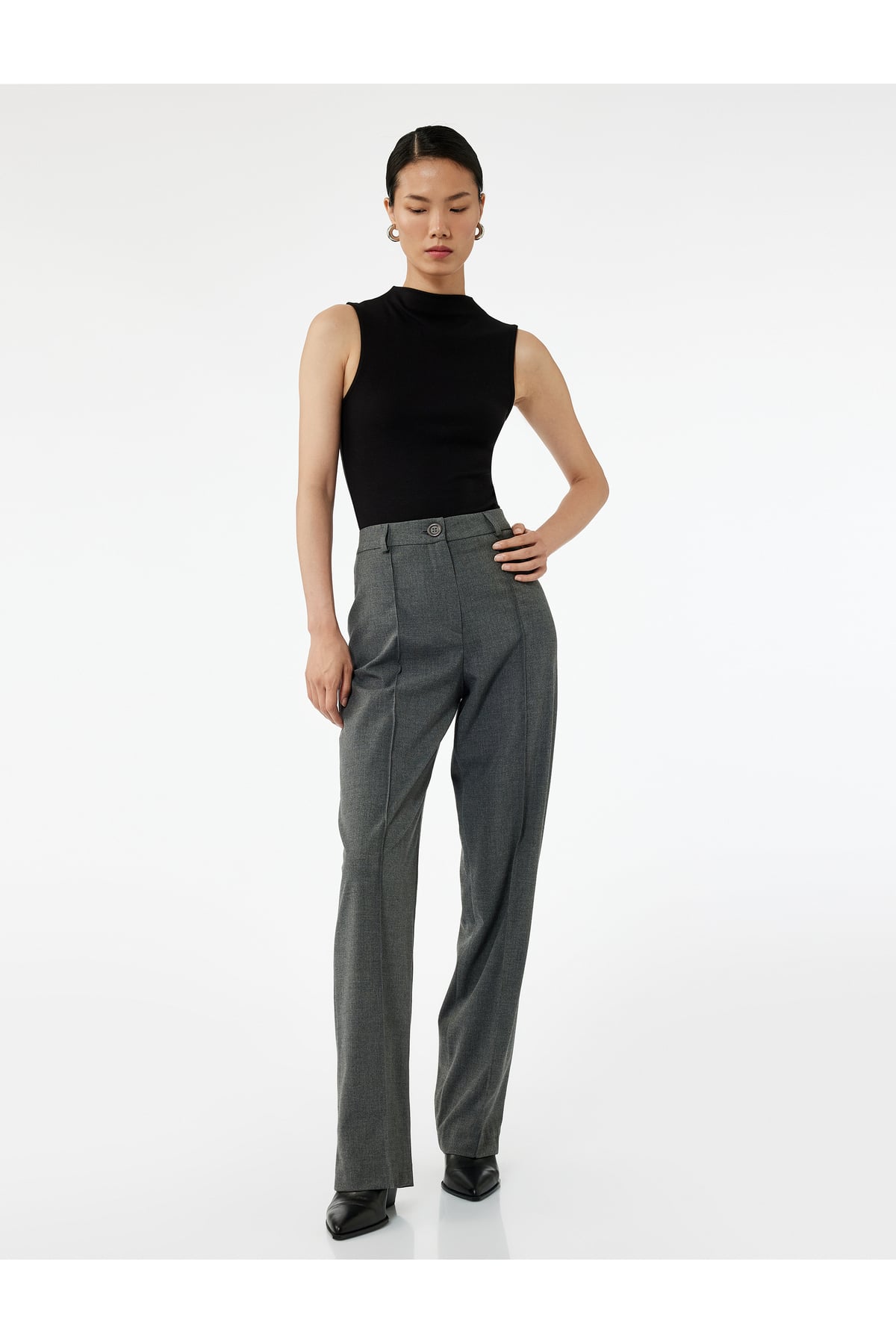 Normal Bel Straight Fit Nervür Detaylı Kumaş Pantolon