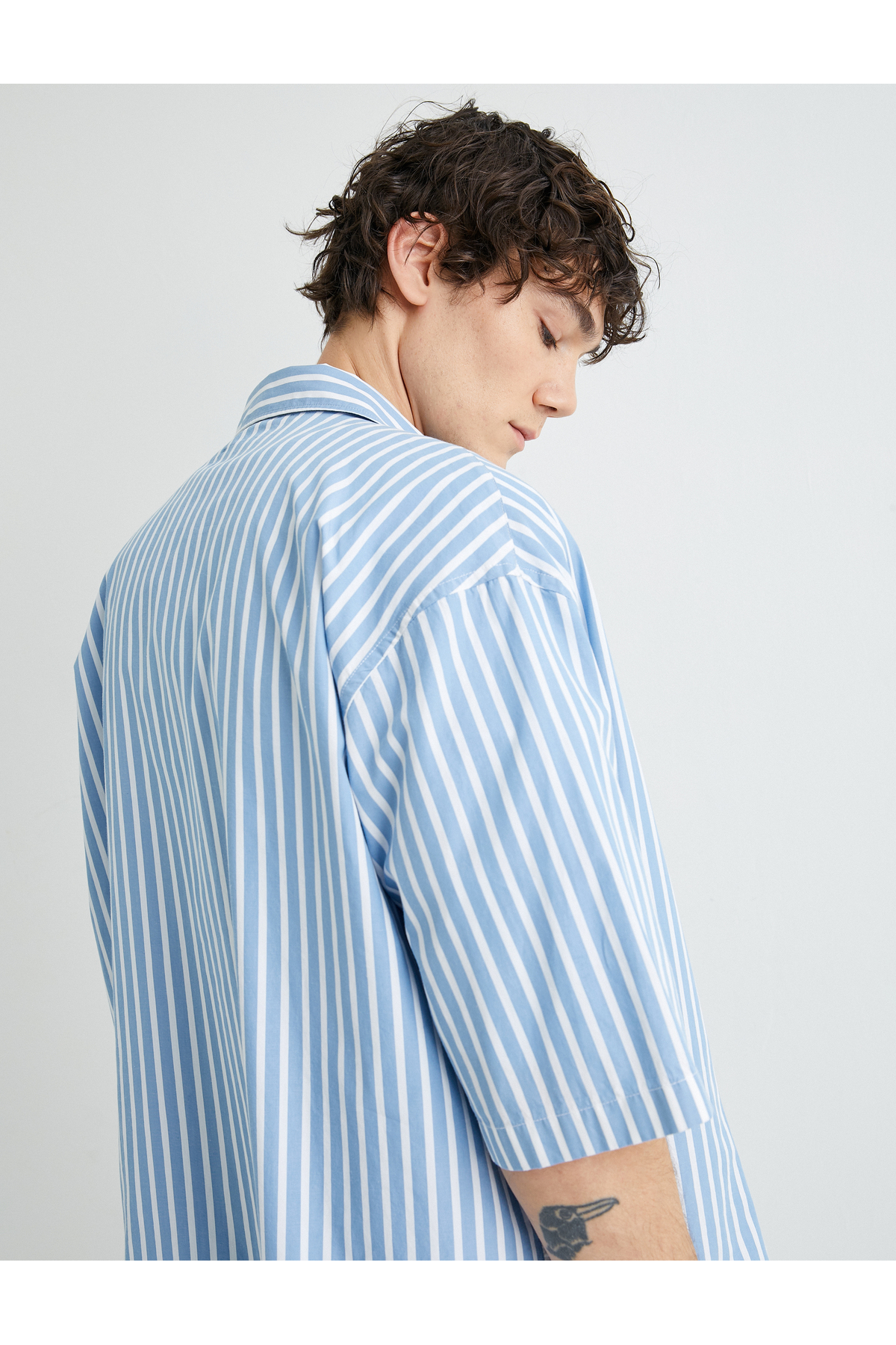 Oversize Gömlek Kısa Kollu Cep Detaylı Klasik Yaka Regular Fit