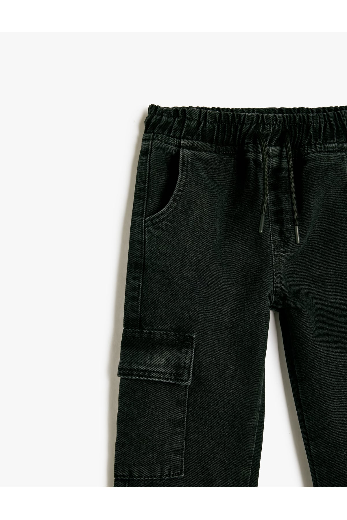 Pamuklu Kapaklı Cep Detaylı Beli Bağlamalı Jogger Denim Pantolon
