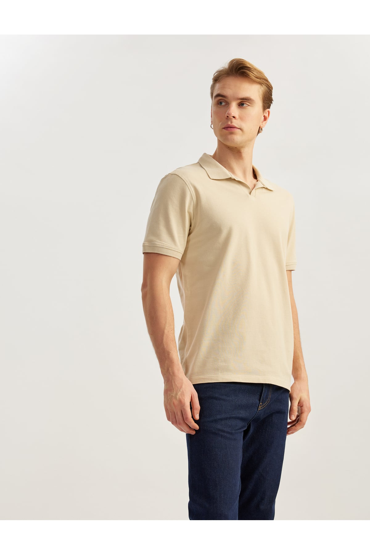 Pamuklu Pike Kumaş Kısa Kollu Regular Fit V Yaka Polo Tişört