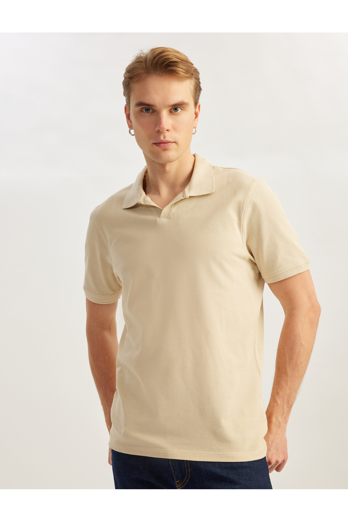 Pamuklu Pike Kumaş Kısa Kollu Regular Fit V Yaka Polo Tişört