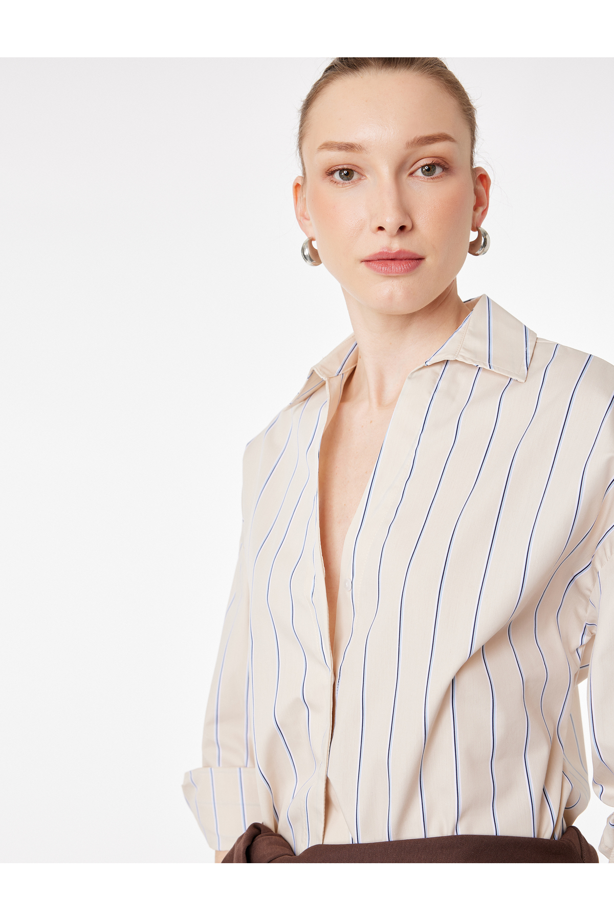 Pamuklu Regular Fit Uzun Kollu Düğmeli Çizgili Poplin Gömlek