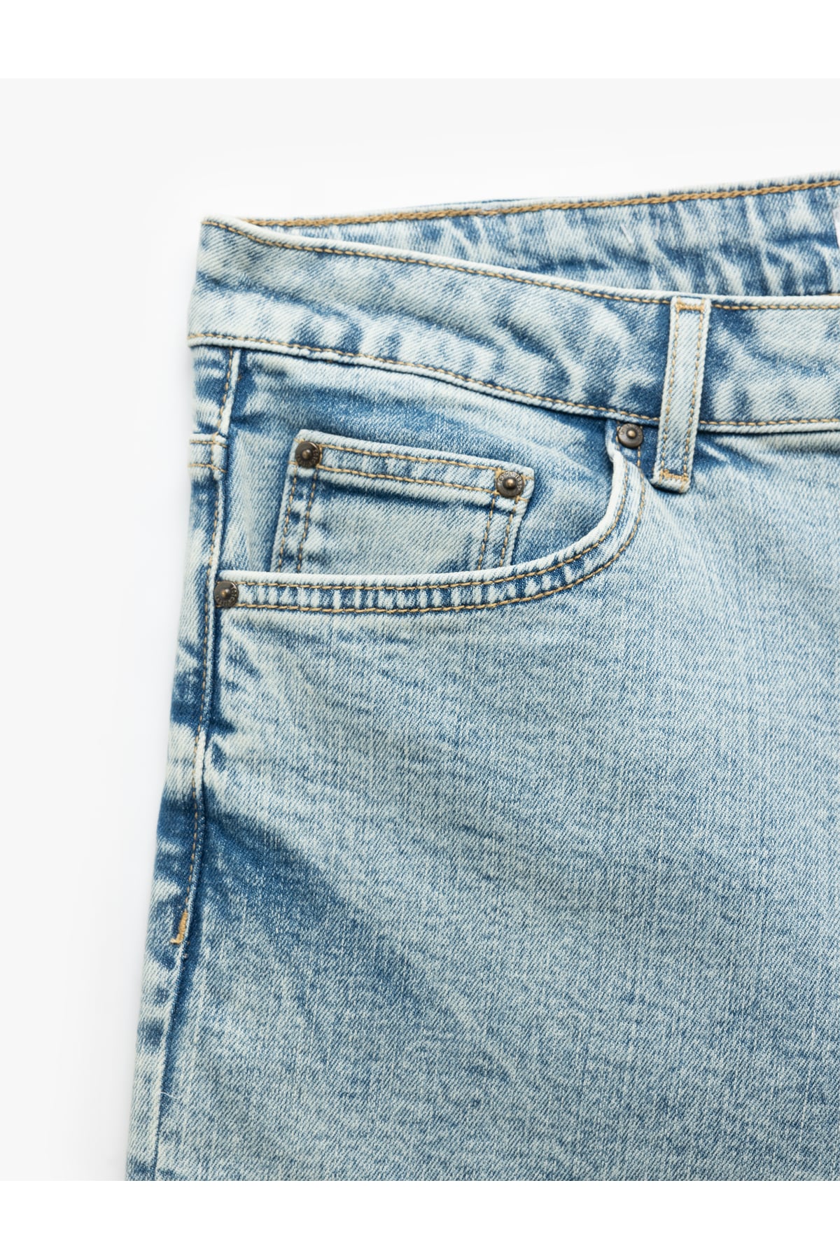 Pamuklu Slim Fit Katlamalı Paça Bermuda Jean Şort