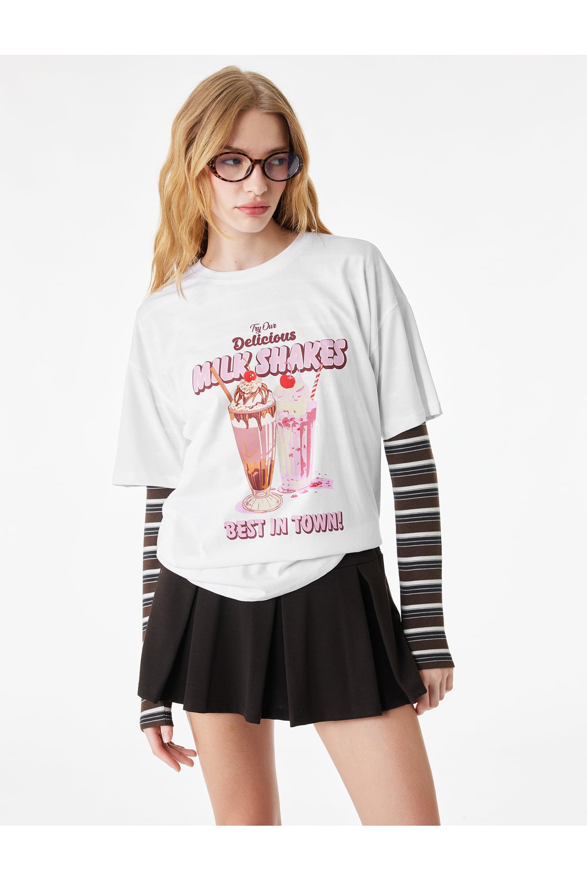 Rahat Kalıp Kısa Kollu Bisiklet Yaka Milk Shakes Baskılı Tişört