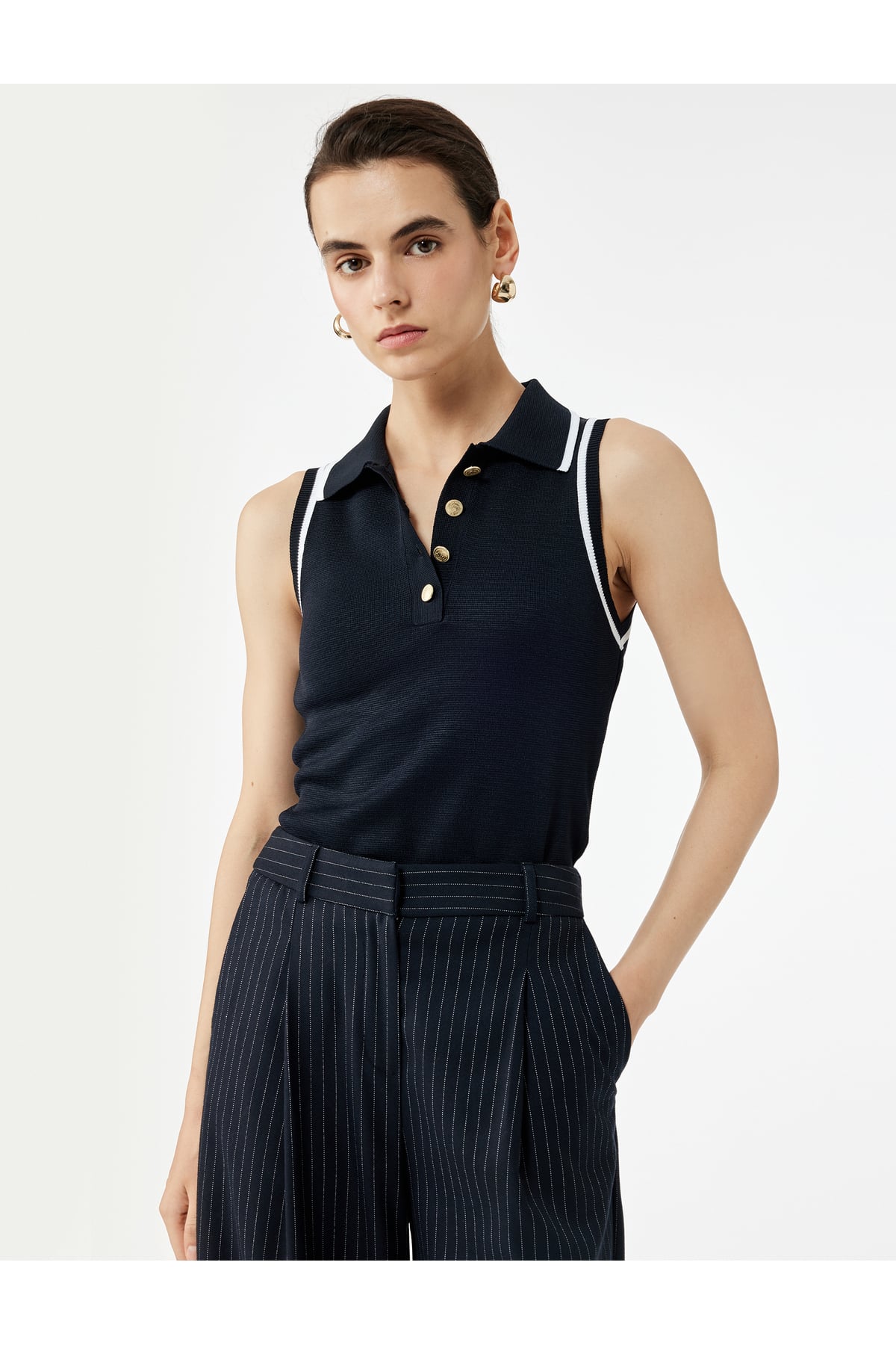 Regular Fit Düğmeli Kolsuz Polo Yaka Triko Bluz