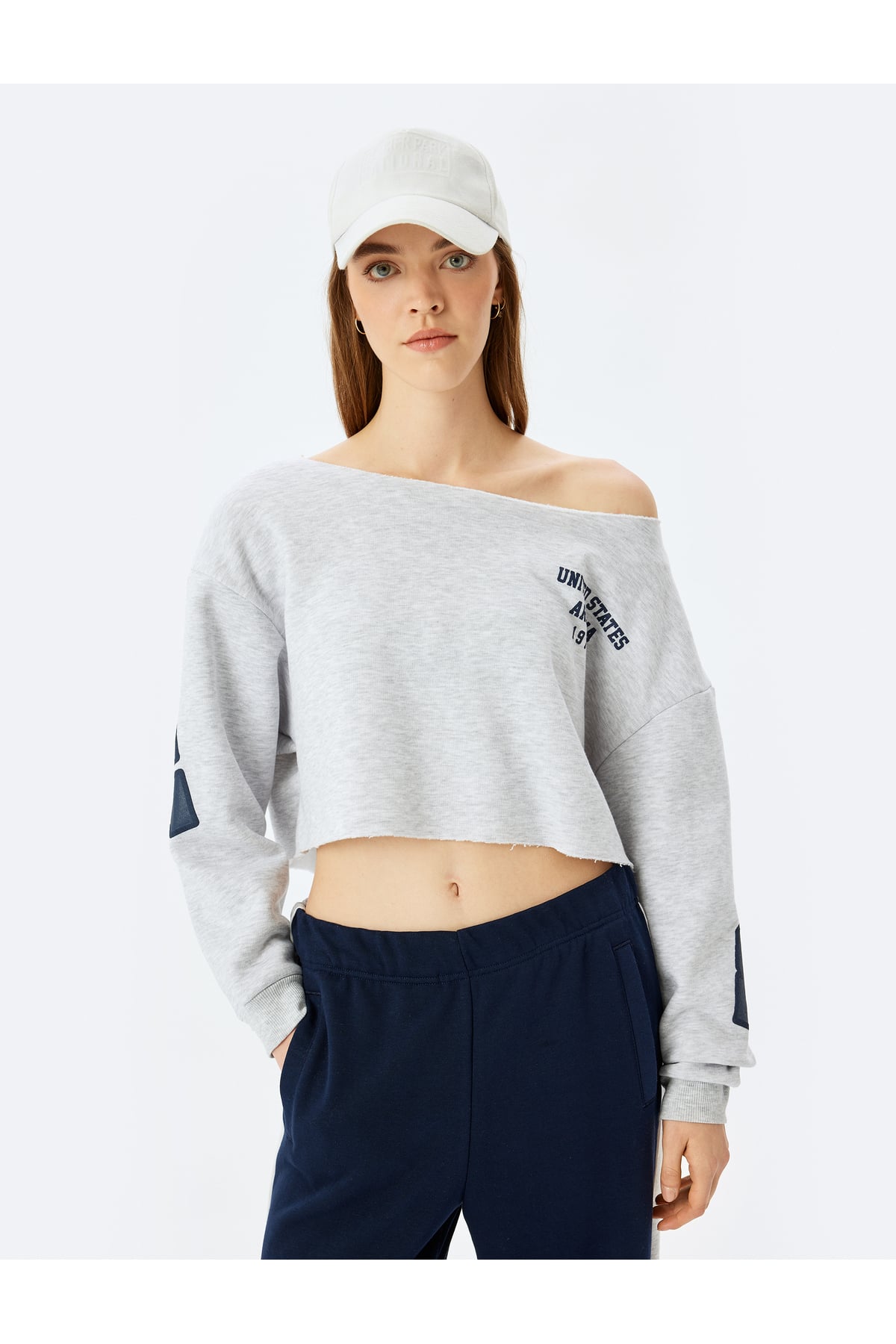 Şardonlu Arkası Baskılı Kayık Yaka Crop Oversize Sweatshirt