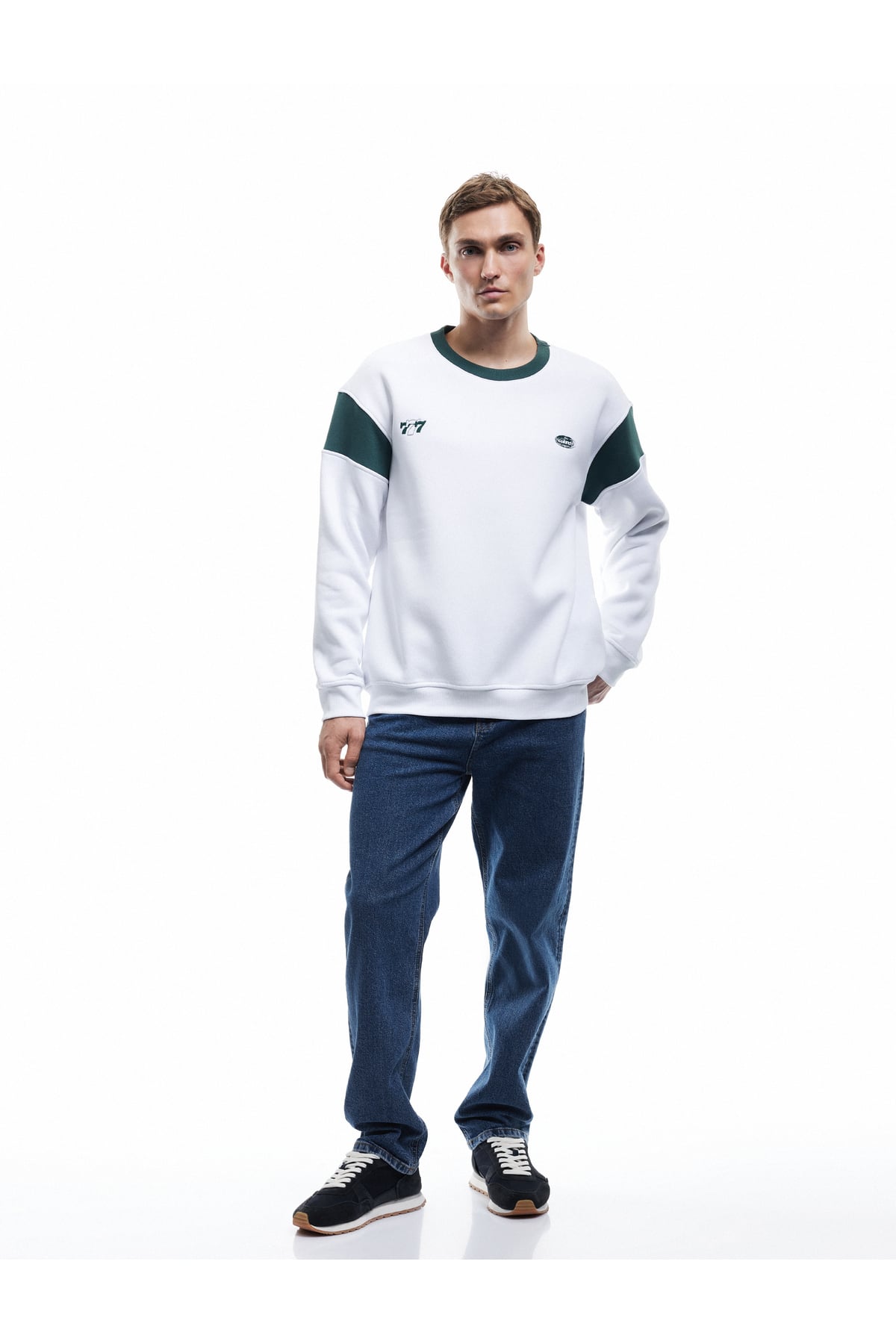 Şardonlu Uzun Kollu Bisiklet Yaka Arkası Baskılı Sweatshirt