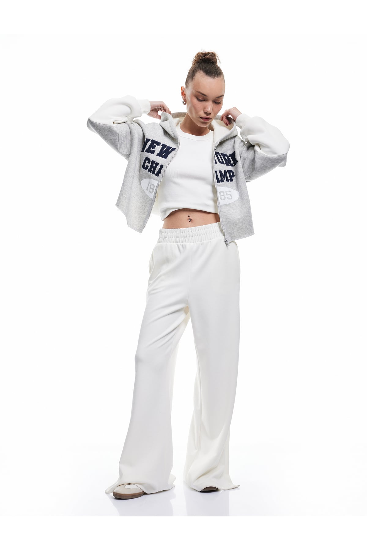 Şardonlu Uzun Kollu Fermuarlı Kapşonlu Crop Sweatshirt