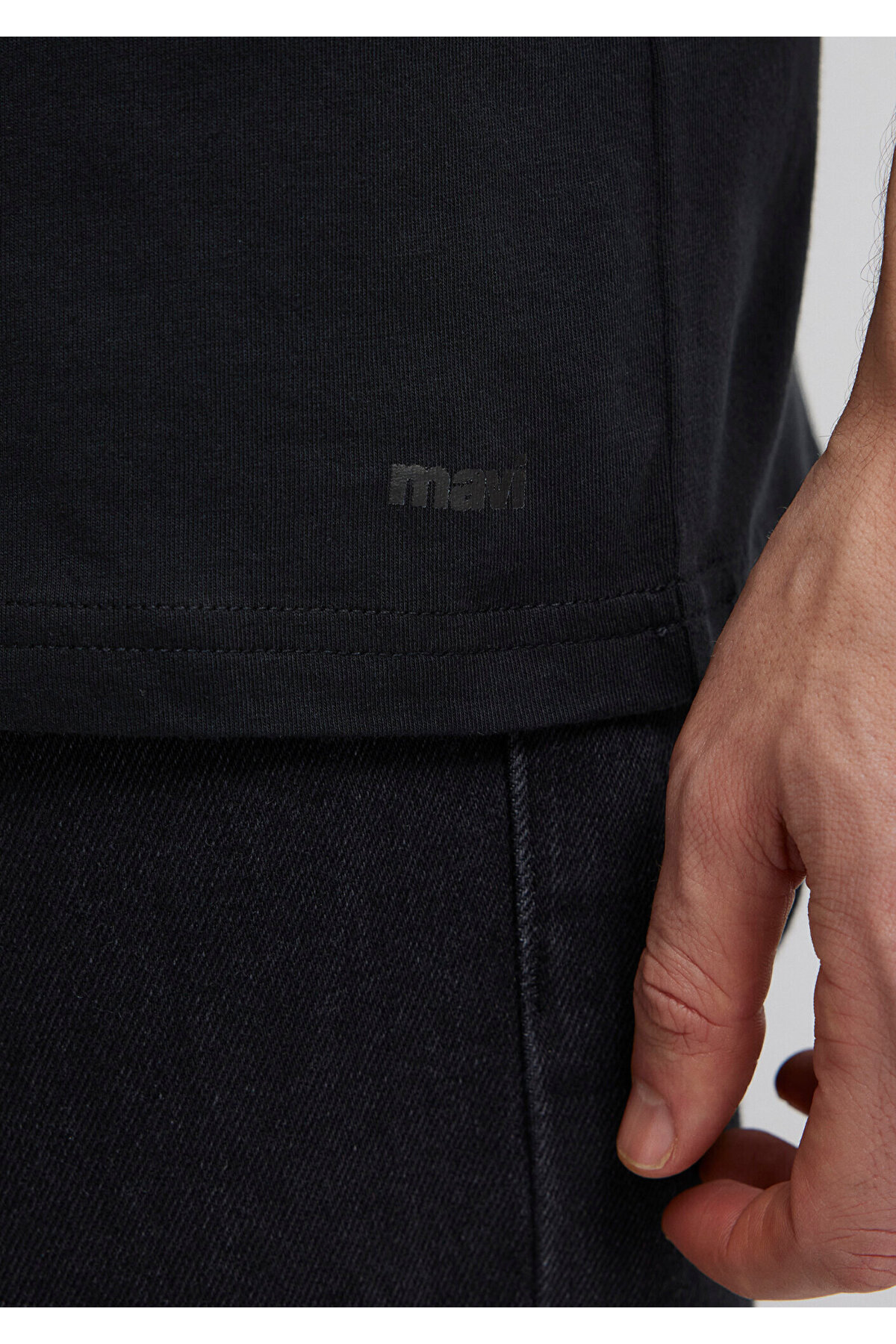 Siyah Basic Tişört Slim Fit / Dar Kesim 065574-900