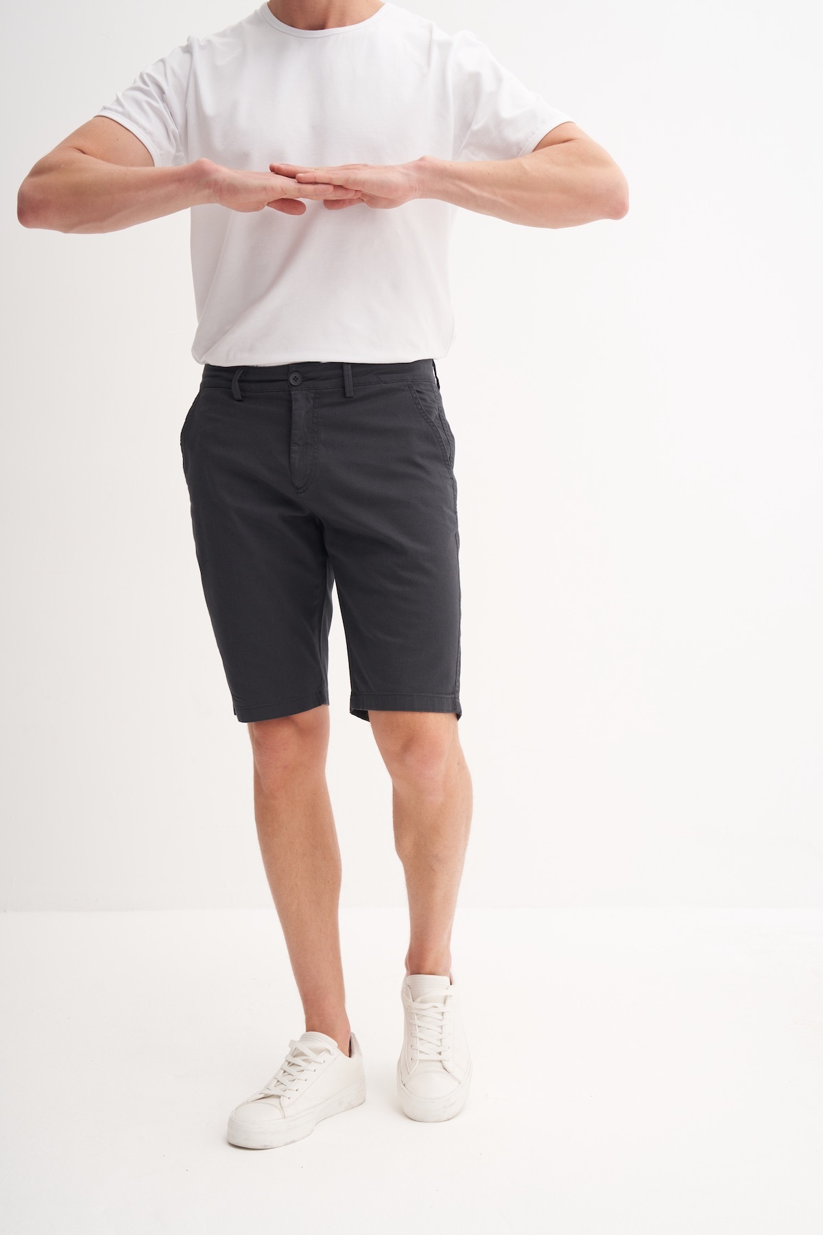 Slim Fit Bermuda Kısa Dar Paça Şort