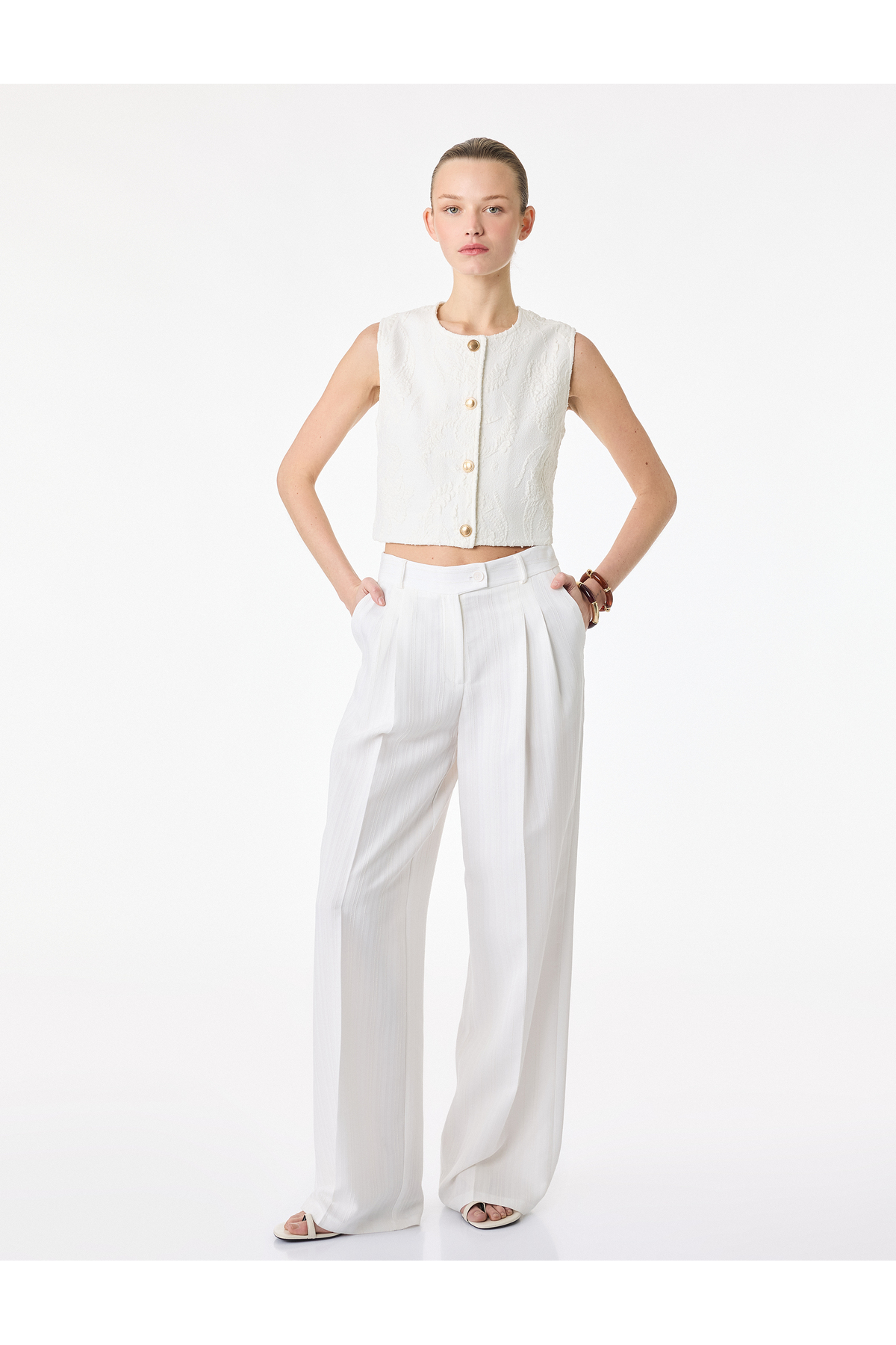 Slim Fit Bisiklet Yaka Gold Düğmeli Floral Dokulu Yelek