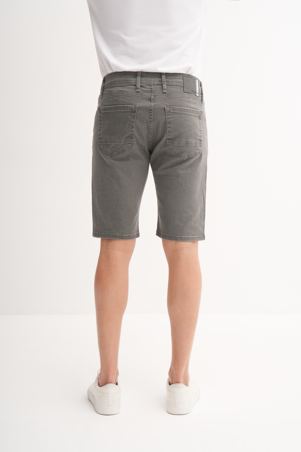 Slim Fit Dar Kesim Dar Paça Kısa Denim Şort 6719