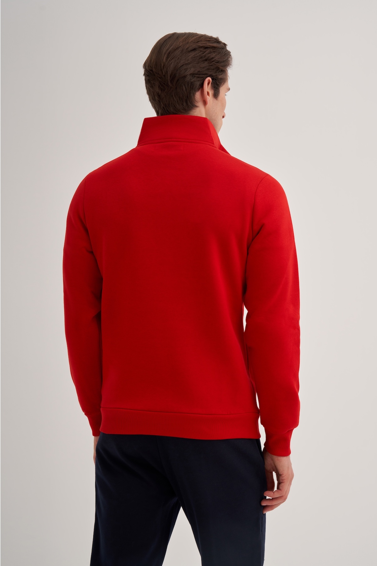 Slim Fit Dik Yaka İçi Yumuşak Şardonlu 3 İplik Sweatshirt