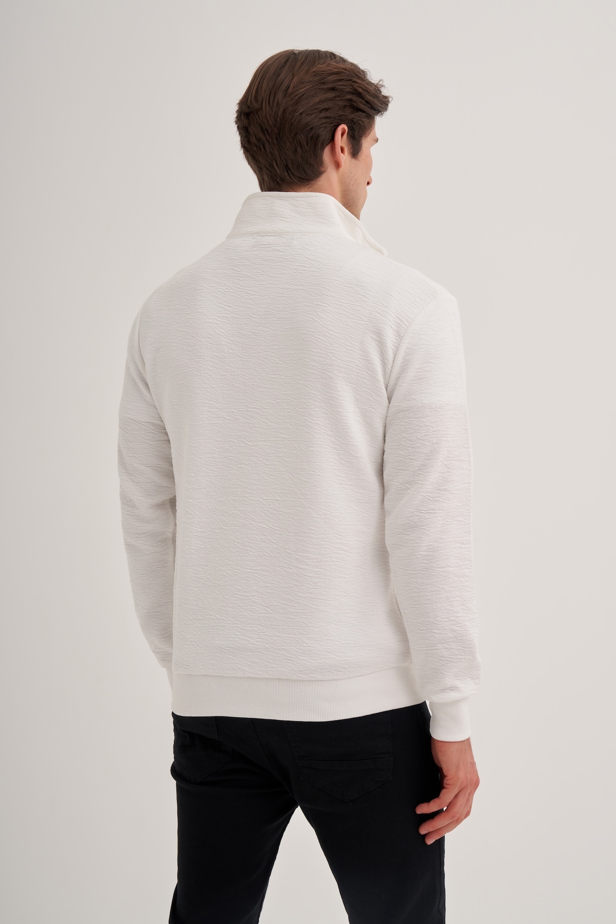 Slim Fit Dik Yaka Jakarlı Desenli Sweatshirt