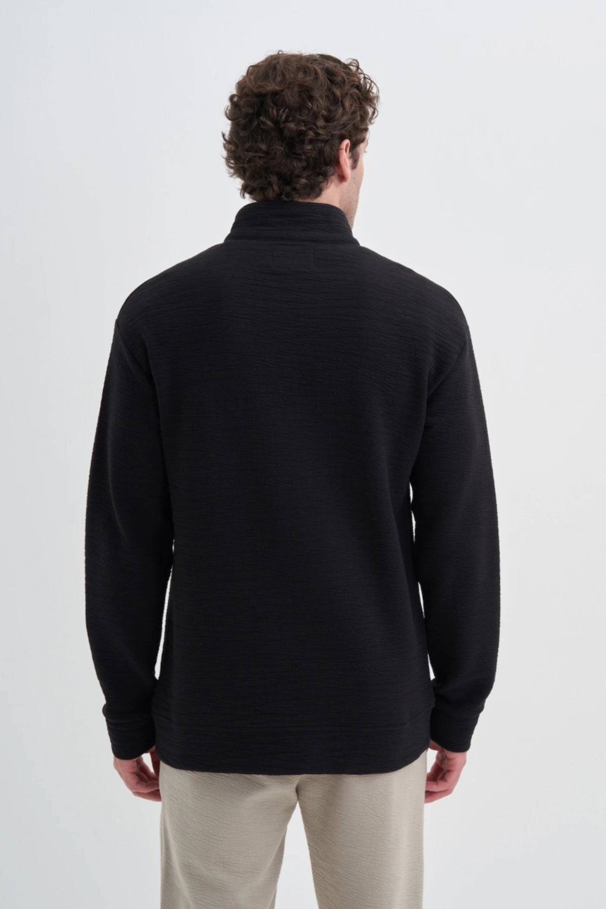 Slim Fit Dik Yaka Jakarlı Desenli Sweatshirt