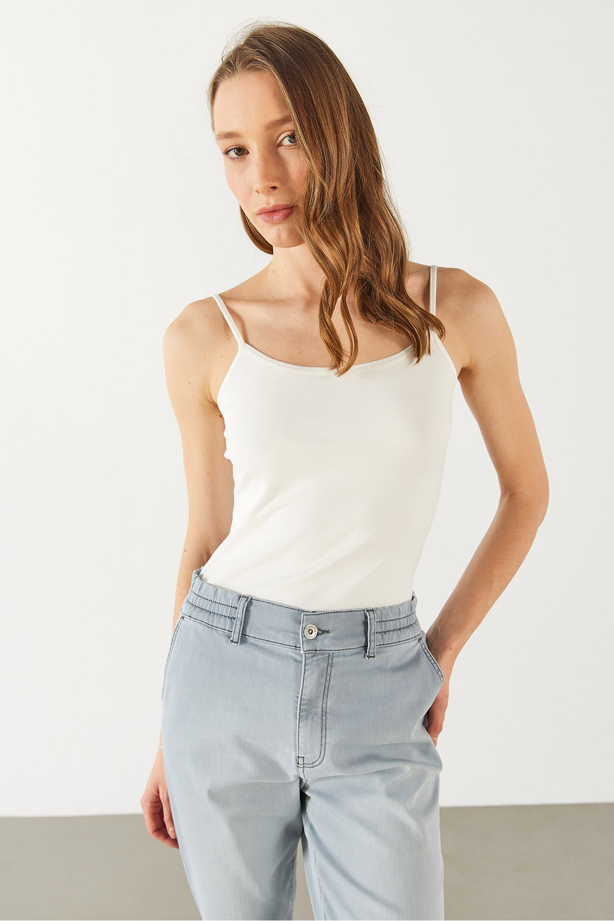 Slim Fit İp Askılı Atlet - FİLDİŞİ