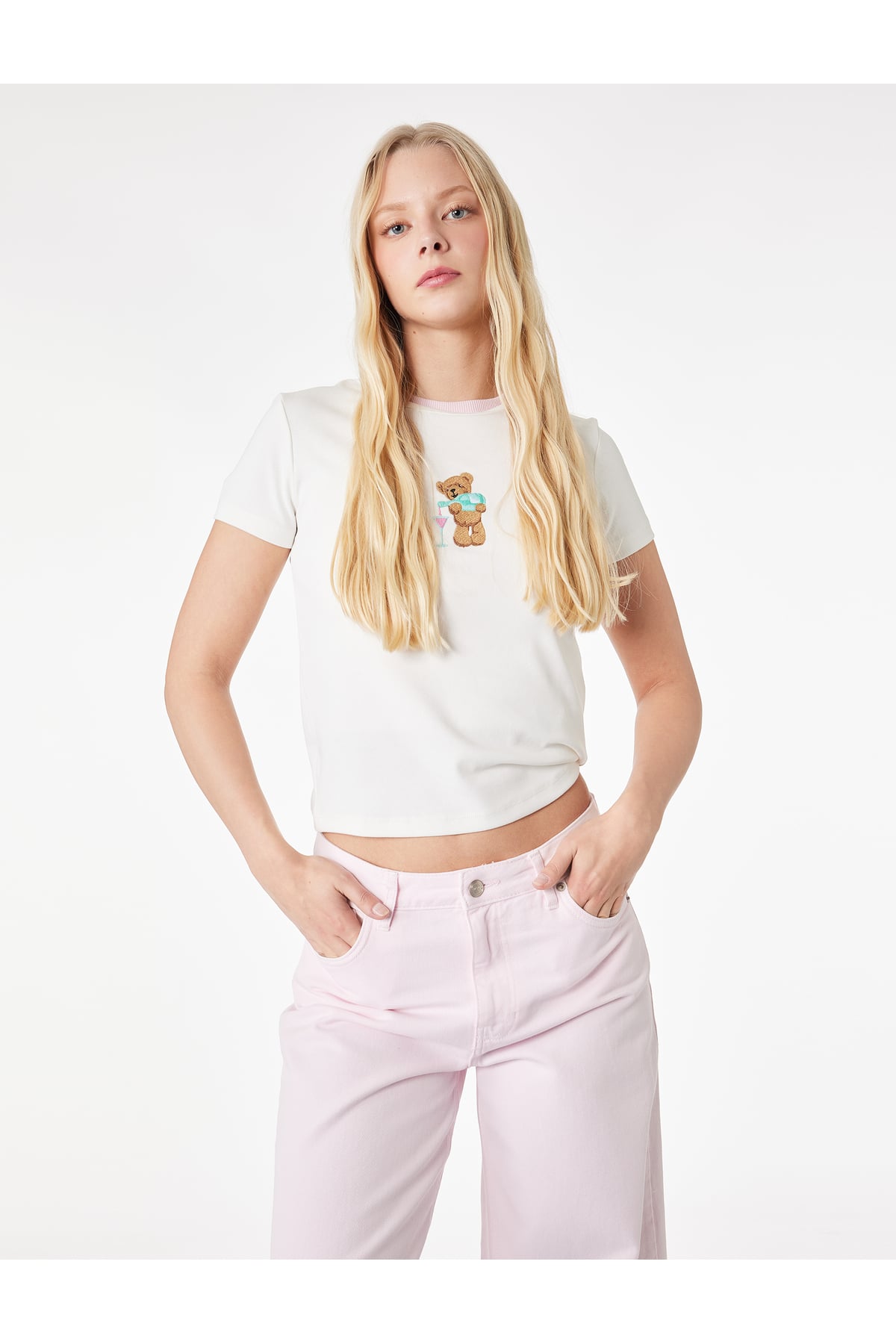 Slim Fit Kısa Kollu Bisiklet Yaka Ayıcık Nakışlı Tişört
