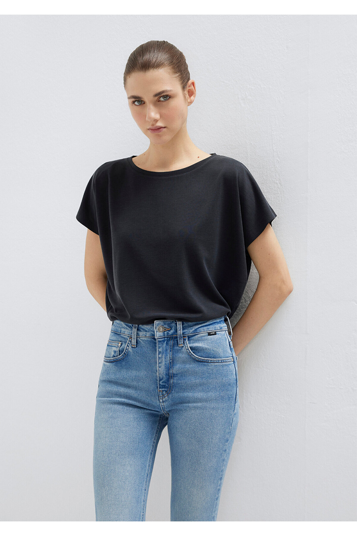 Soft-Premium Siyah (TENCEL™) Modal Karışımlı Basic Tişört Loose Fit / Bol Rahat Kesim 167245-900