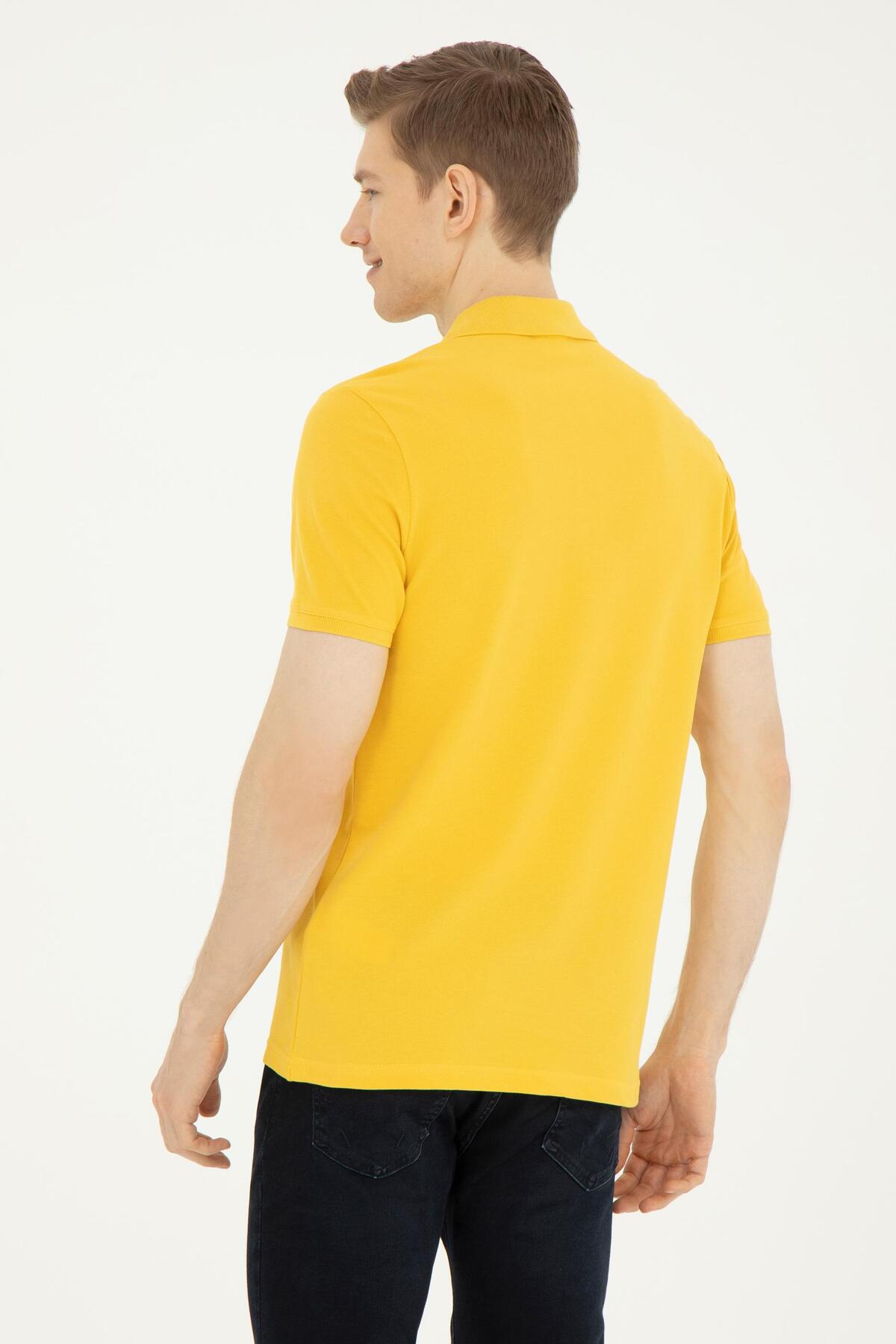 U.S. POLO ASSN. DOKUMA KUMAŞ % 100 PAMUK POLO YAKA KISA KOL T-SHİRT - KOYU SARI