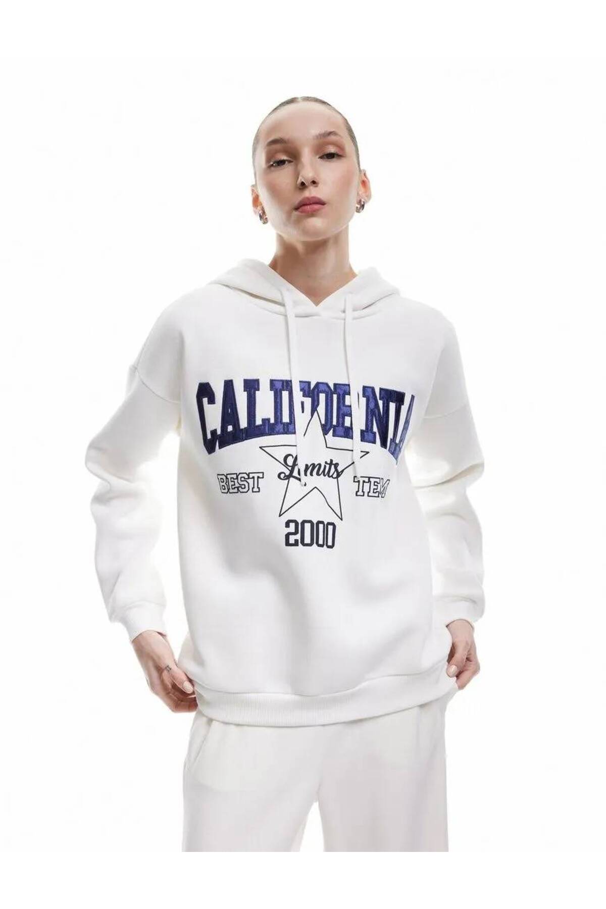 Üç İplik Şardonlu Kolej Nakış Detaylı Kapüşonlu Oversize Sweatshirt