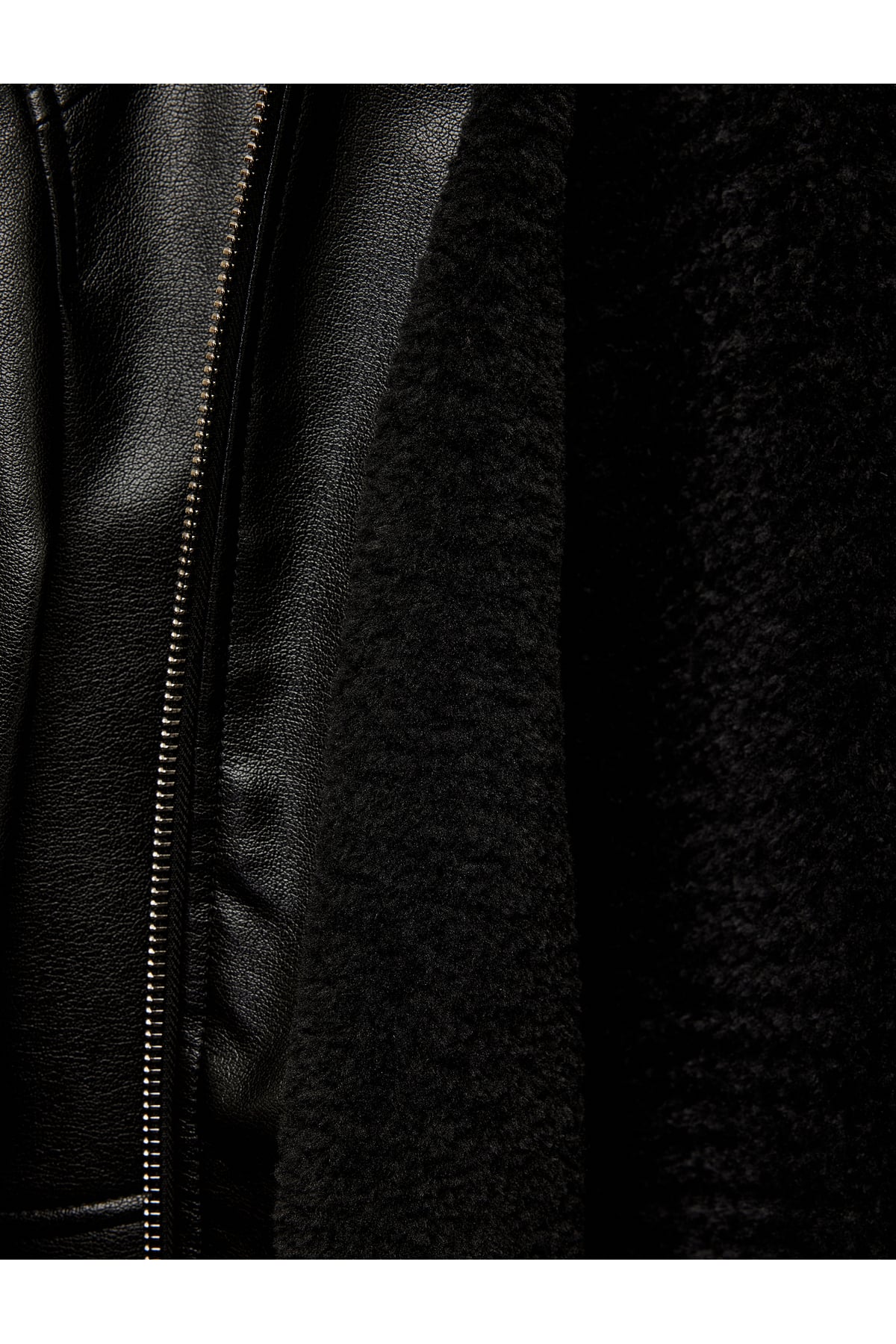 Uzun Kollu Cep Detaylı Slim Fit Fermuarlı Peluş Yaka Kışlık Suni Deri Ceket