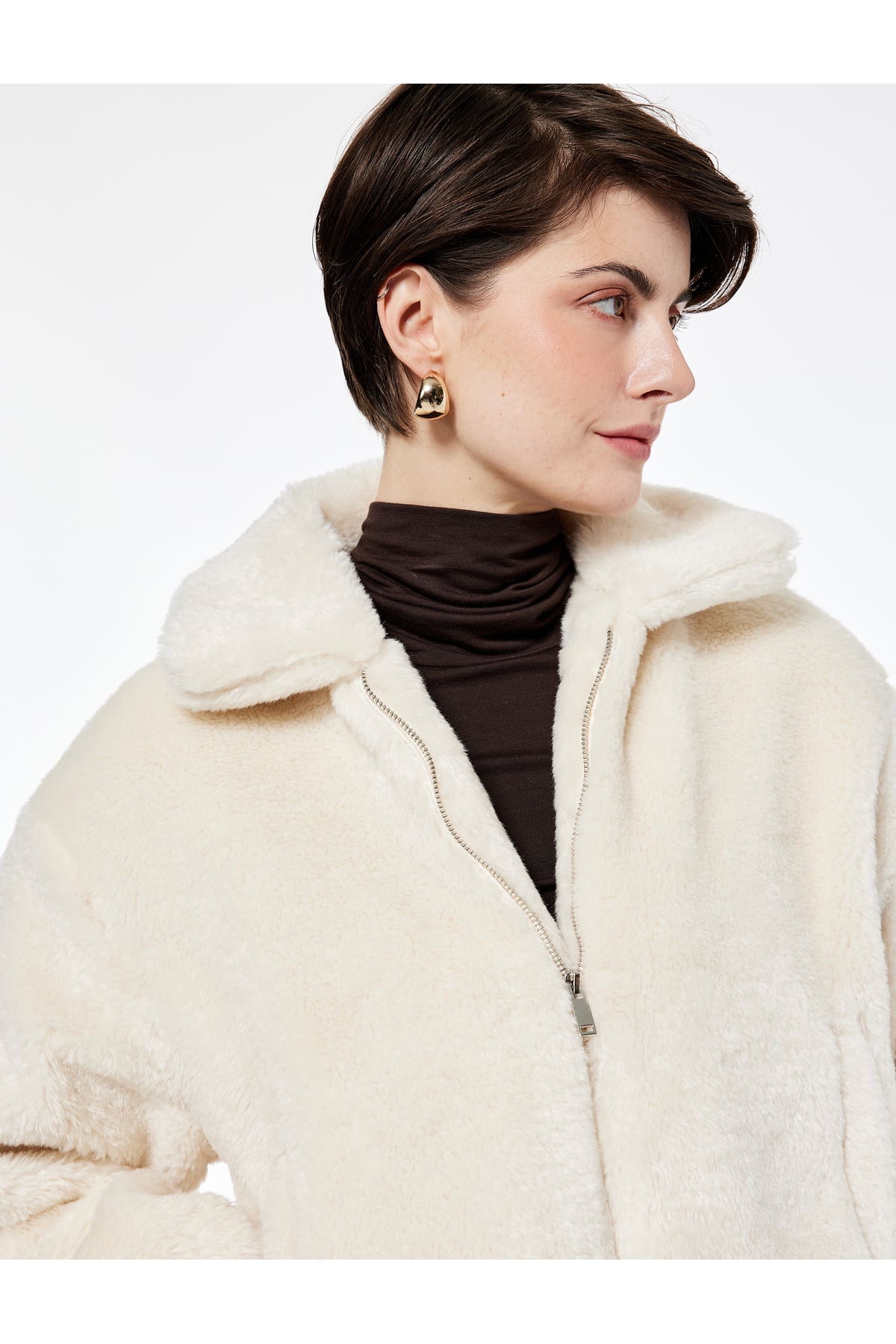 Uzun Kollu Cepli Fermuarlı Crop Peluş Bomber Ceket